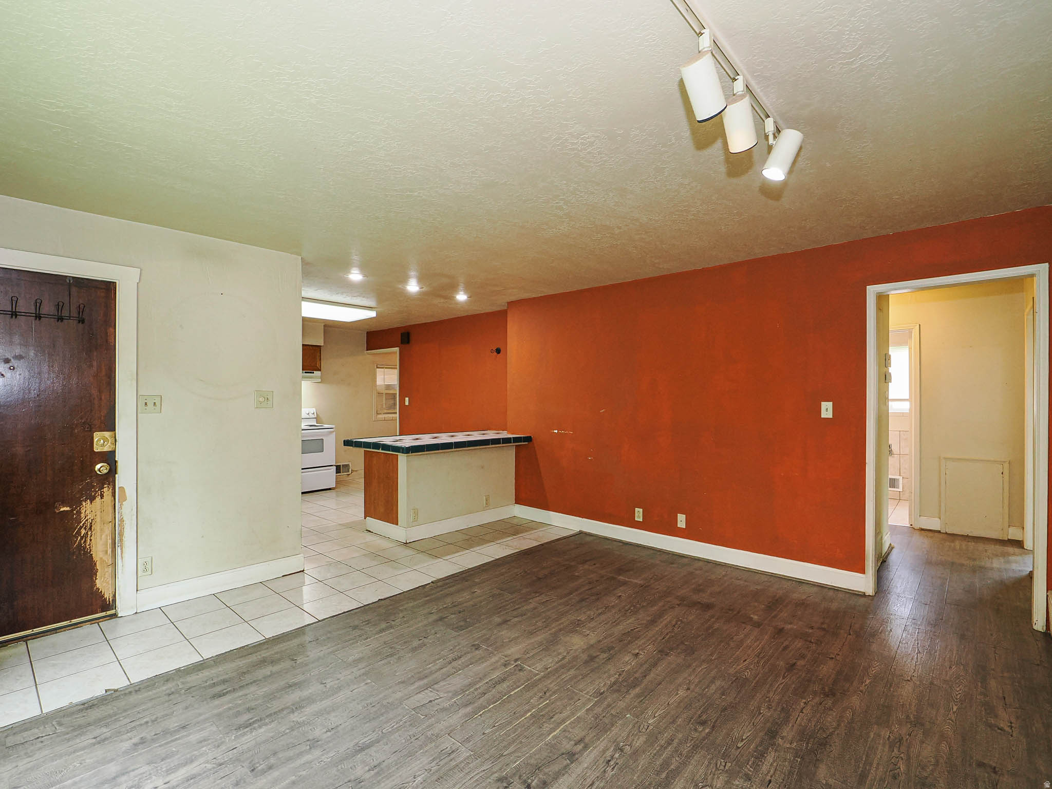MADISON ACRES - Residential
