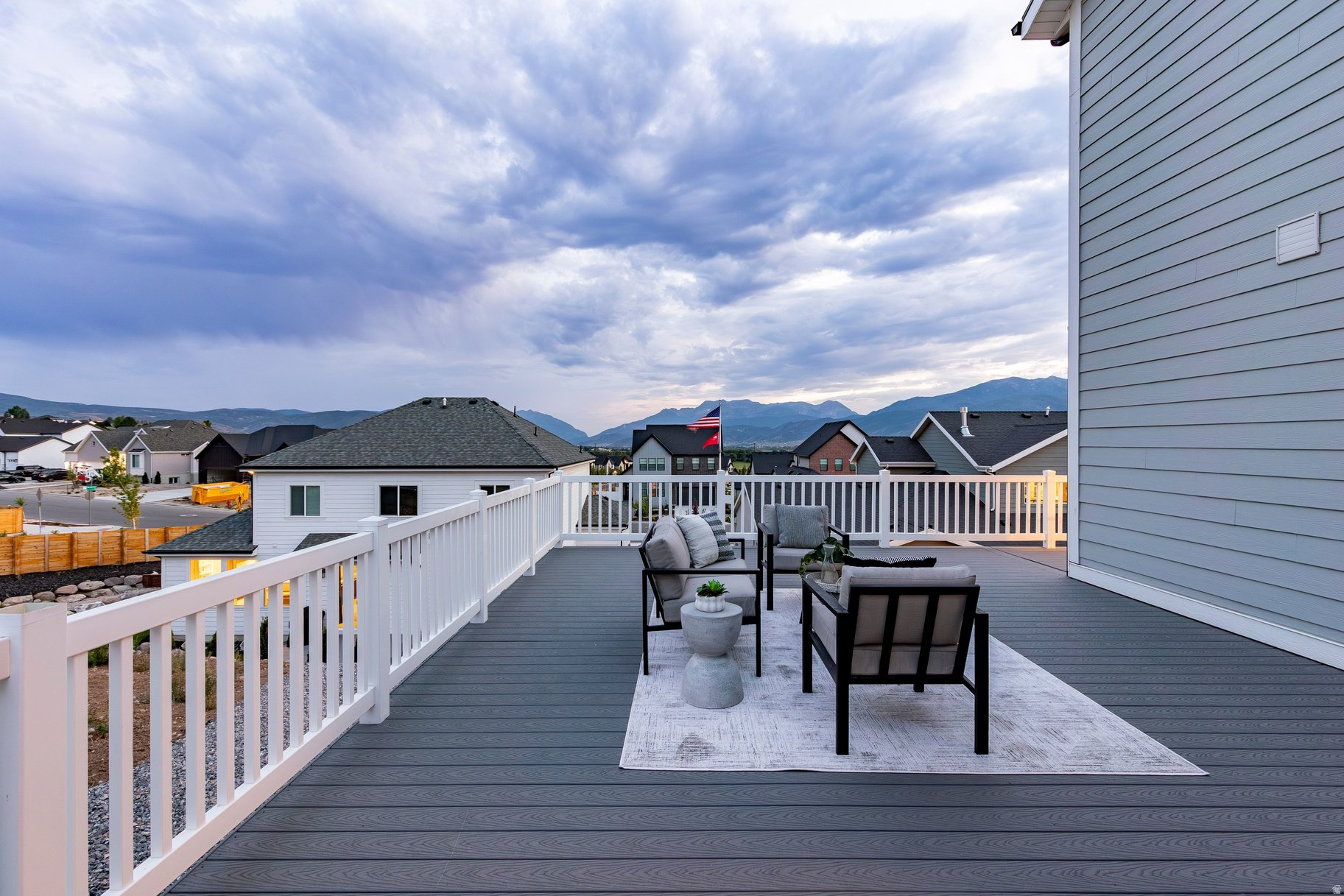 COYOTE RIDGE - Residential