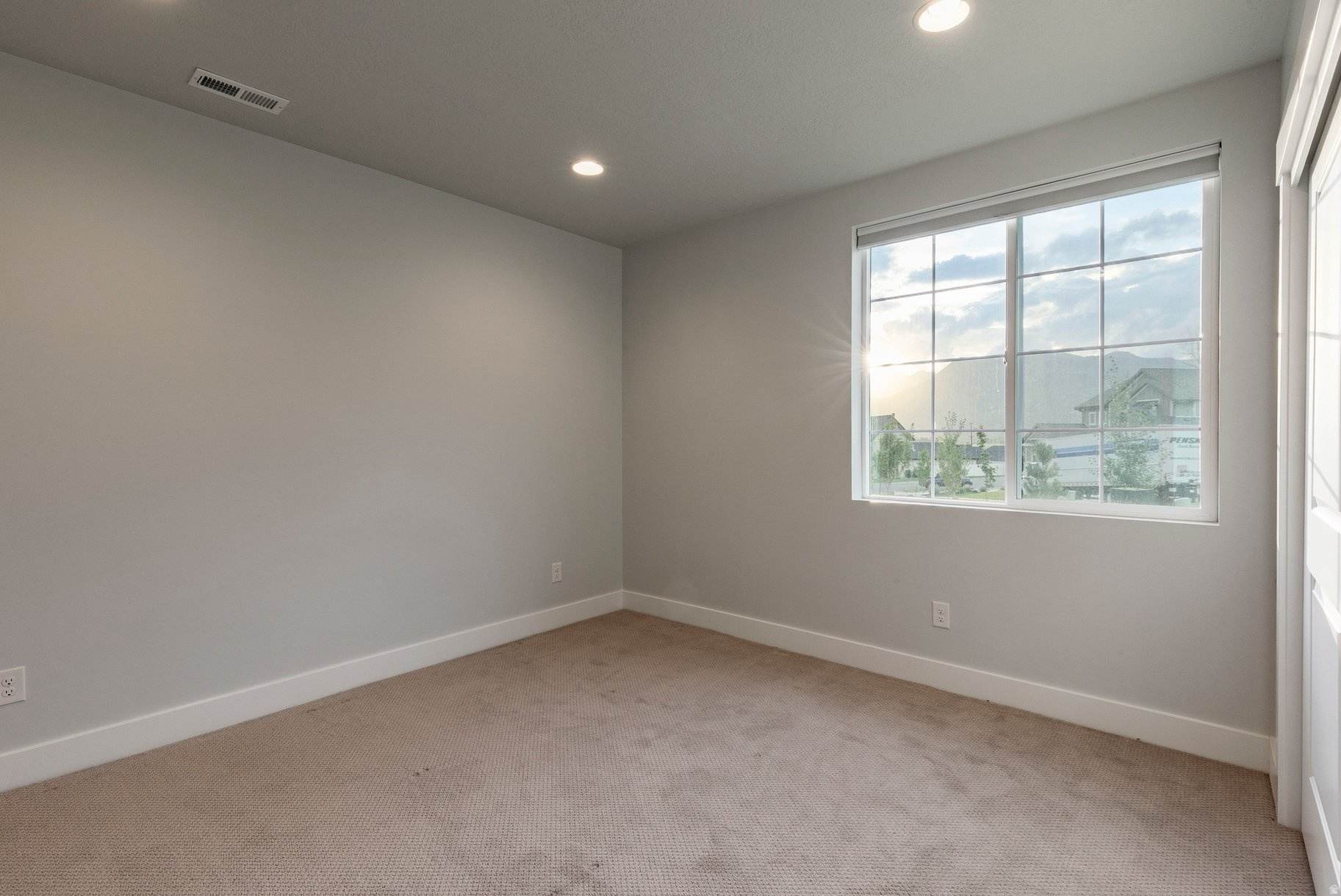 COYOTE RIDGE - Residential