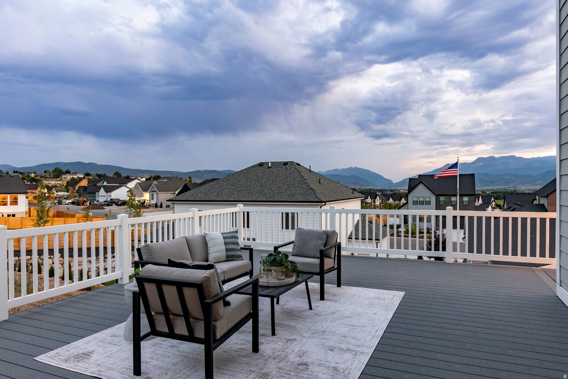 COYOTE RIDGE - Residential