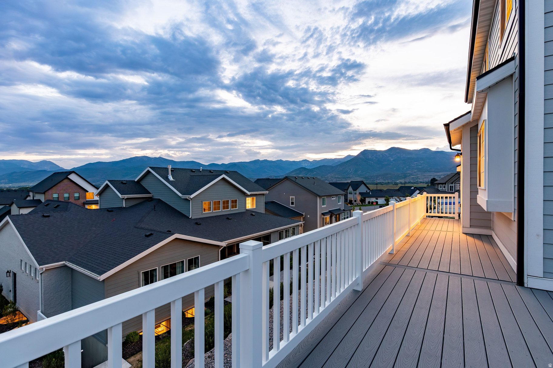 COYOTE RIDGE - Residential