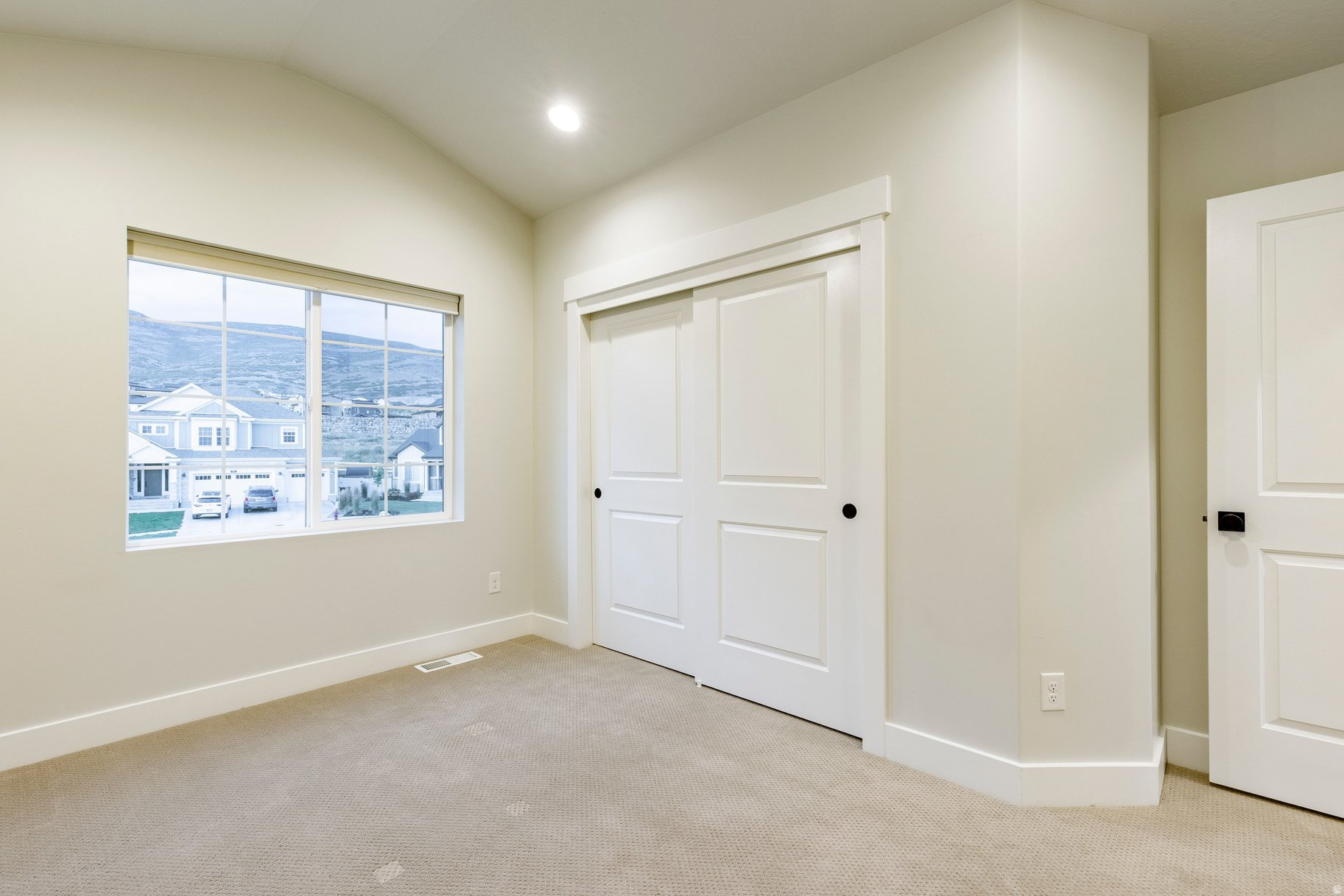 COYOTE RIDGE - Residential
