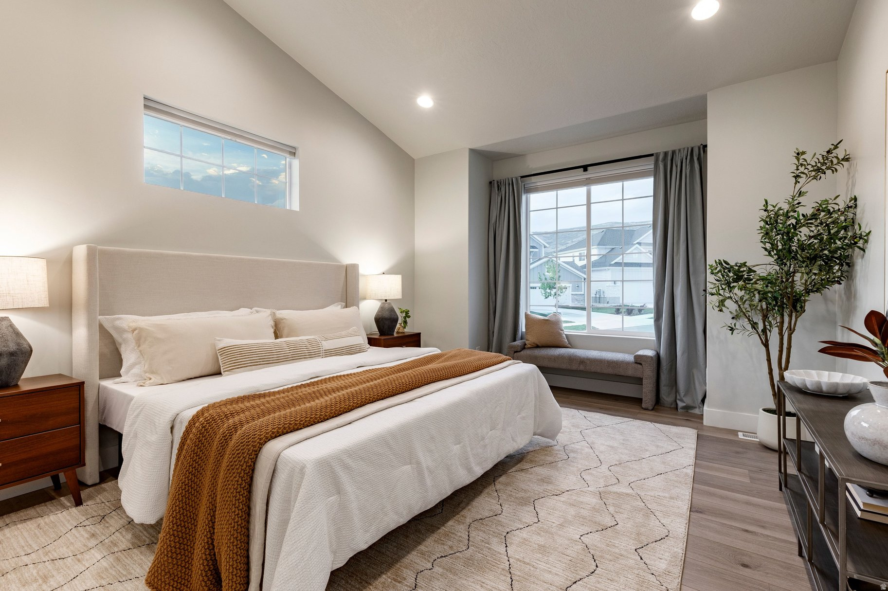 COYOTE RIDGE - Residential