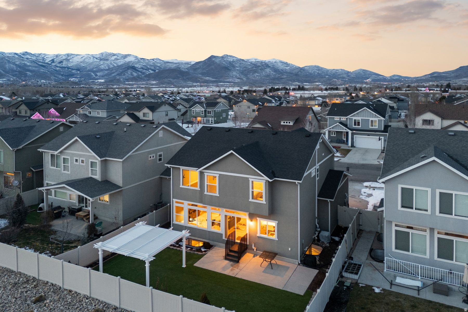 VALLEY STATION - Residential