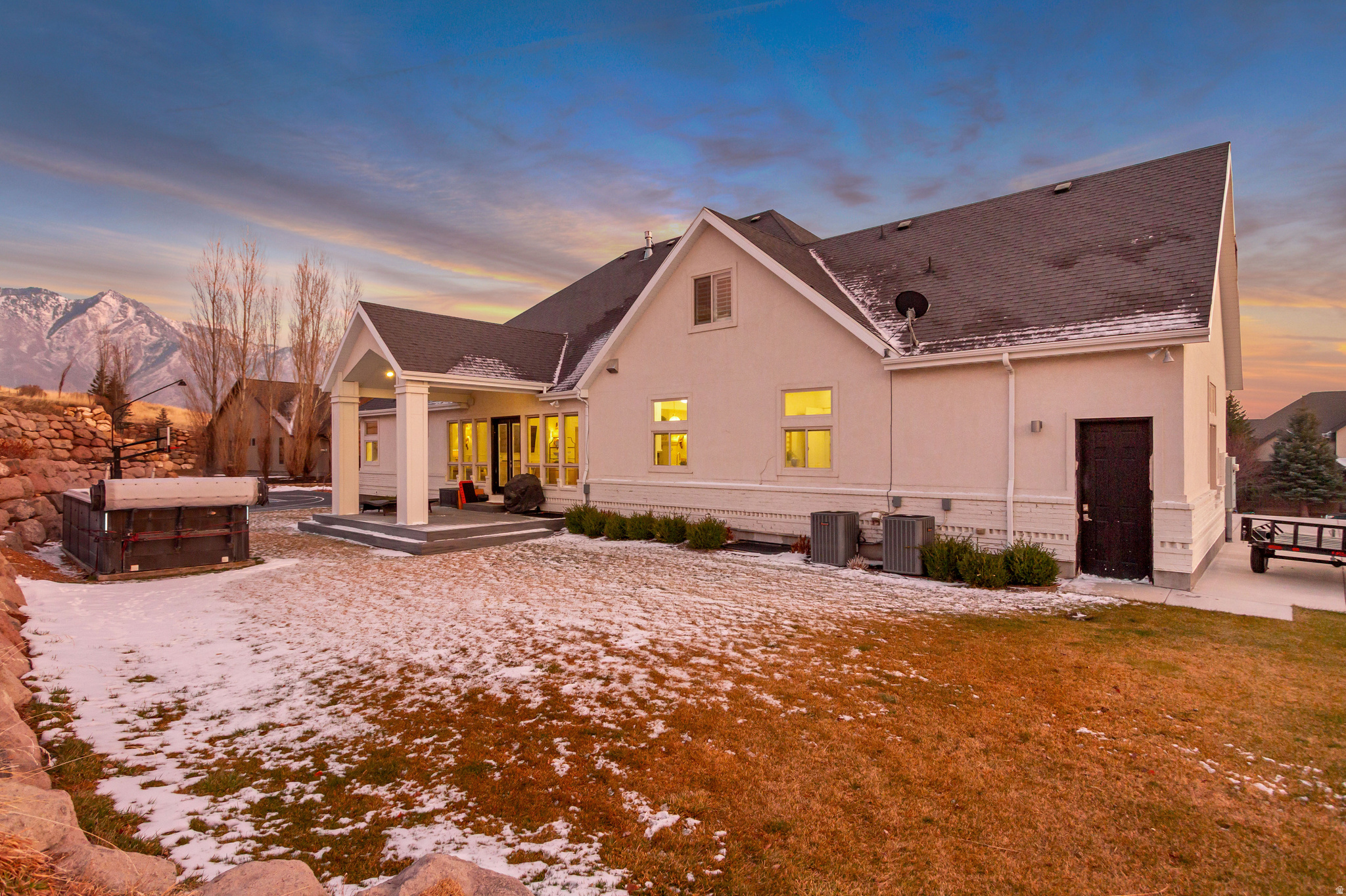 BEACON HILL THE HIGHLANDS - Residential