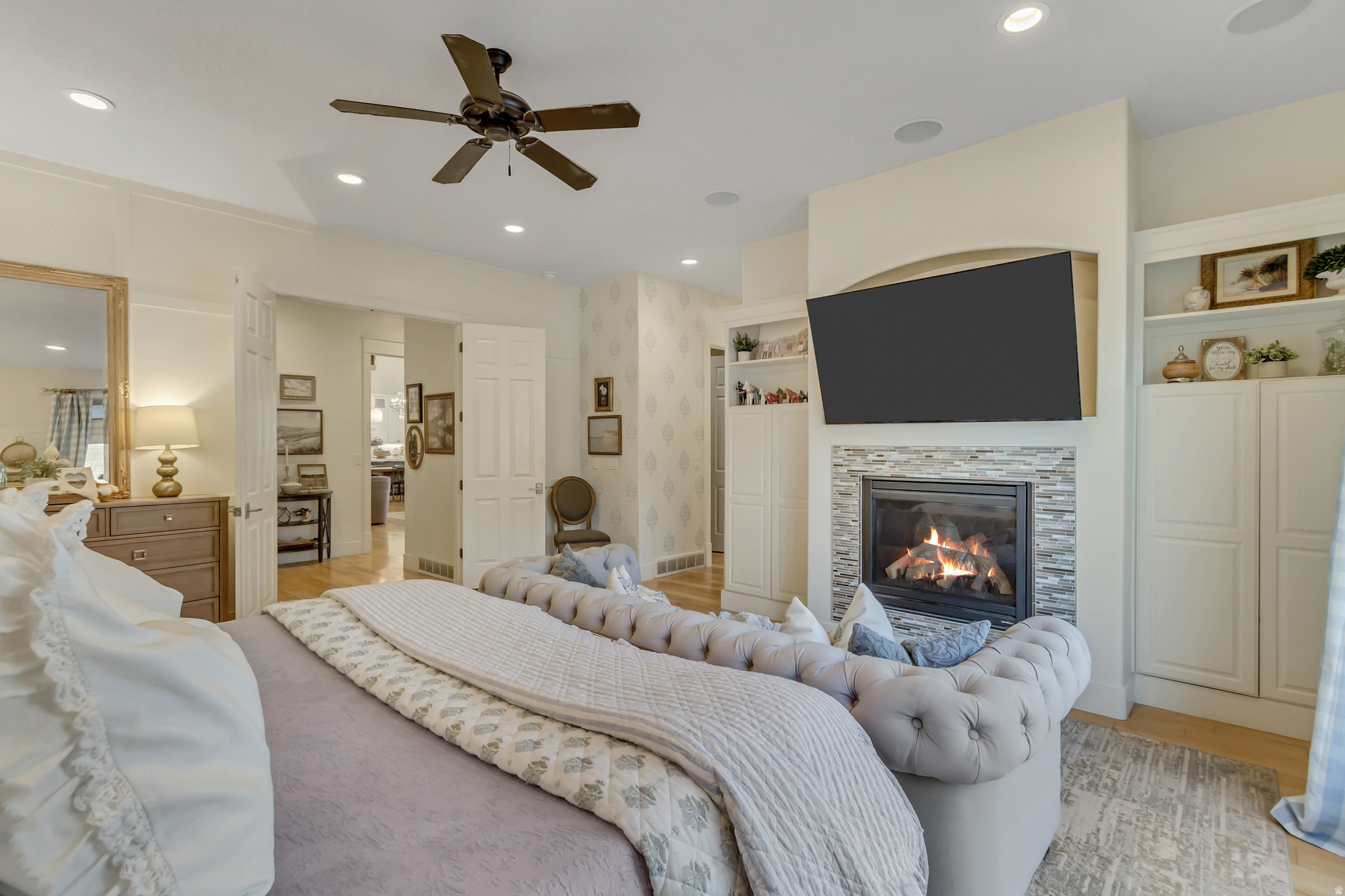 BEACON HILL THE HIGHLANDS - Residential
