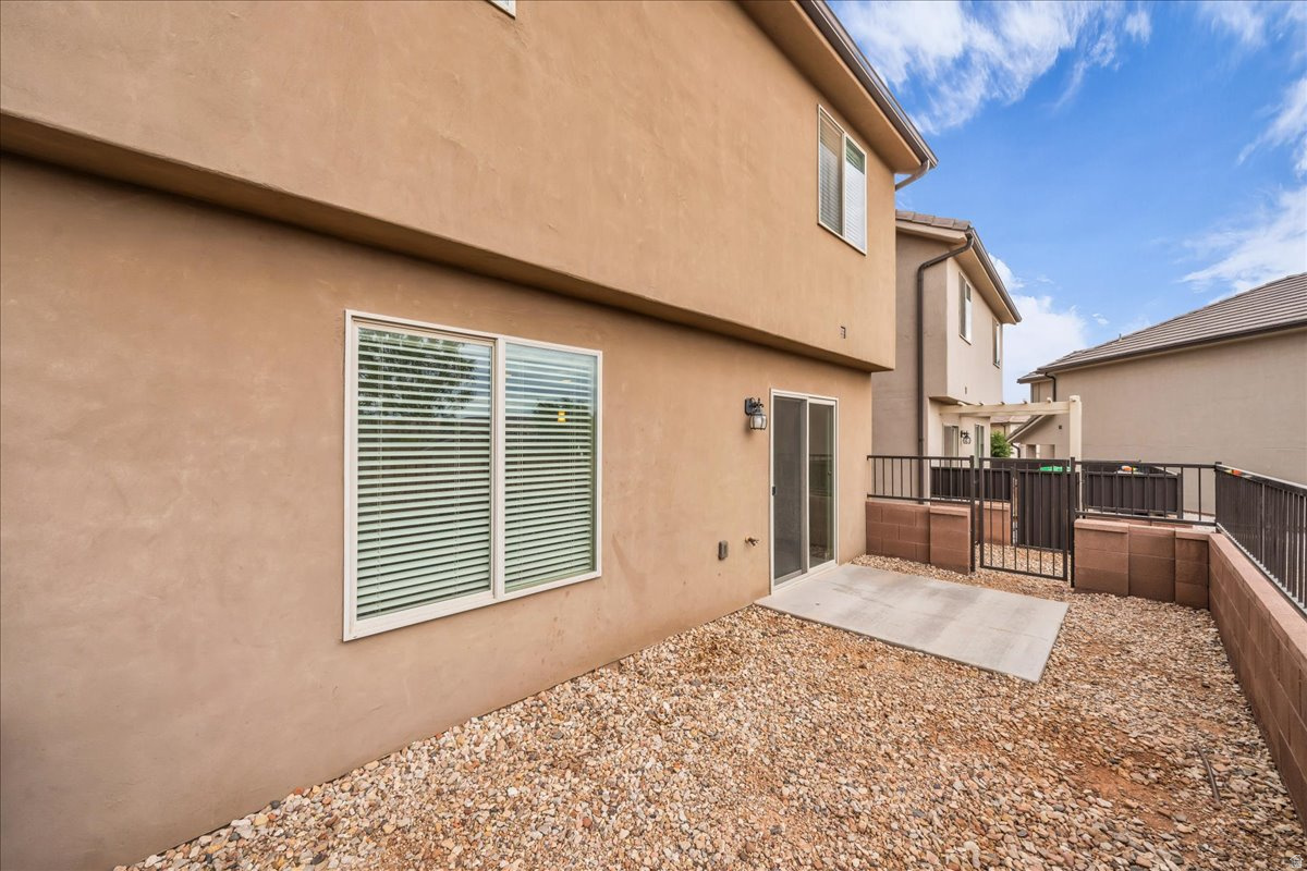 DESERT BLUFF AT DESERT CANYONS TOWNHOMES - Residential
