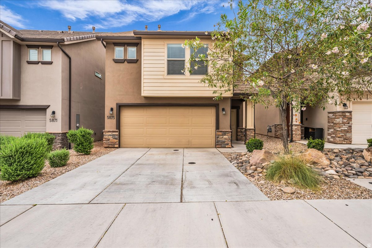 DESERT BLUFF AT DESERT CANYONS TOWNHOMES - Residential