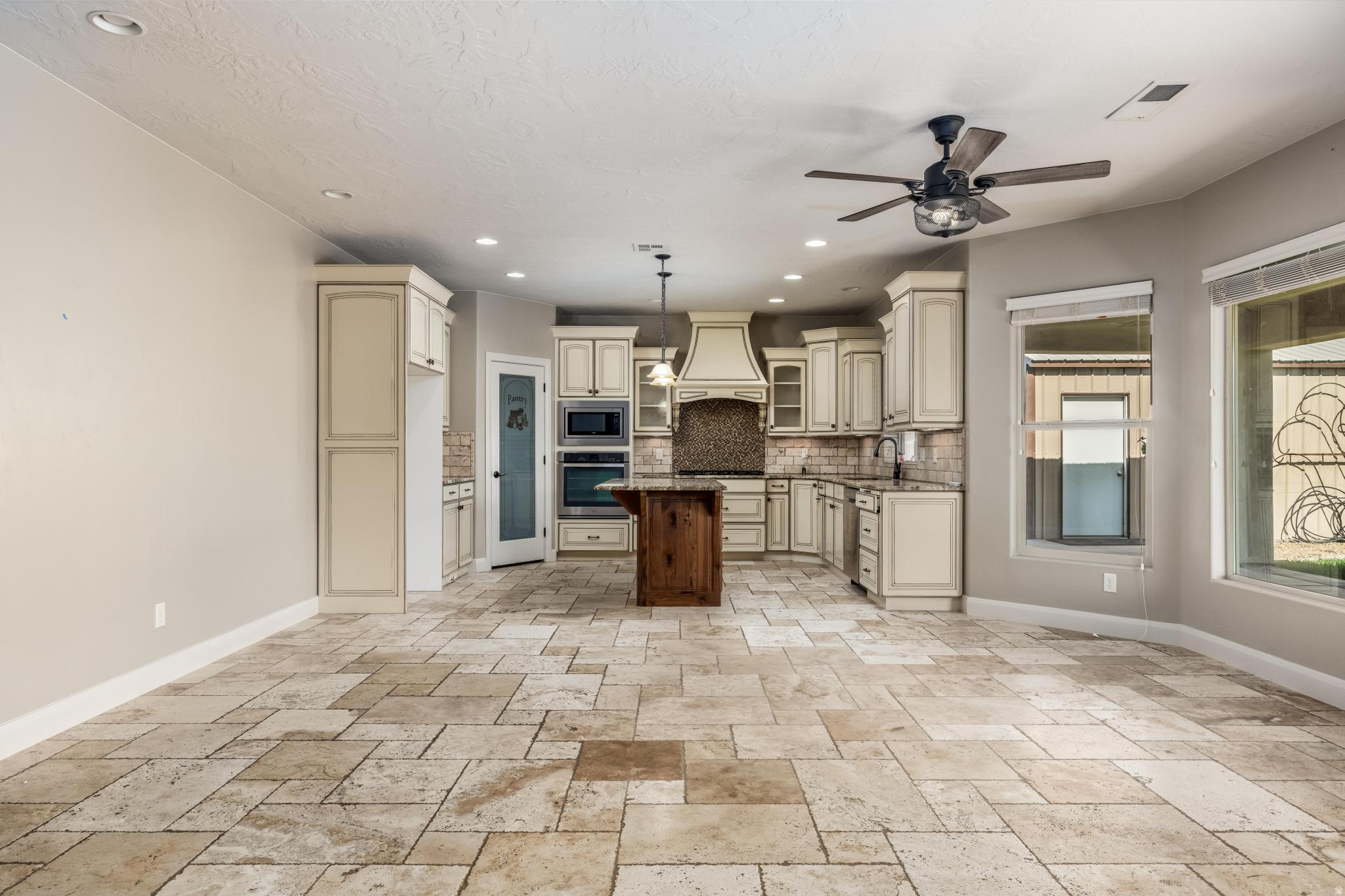 COYOTE SPRINGS - Residential