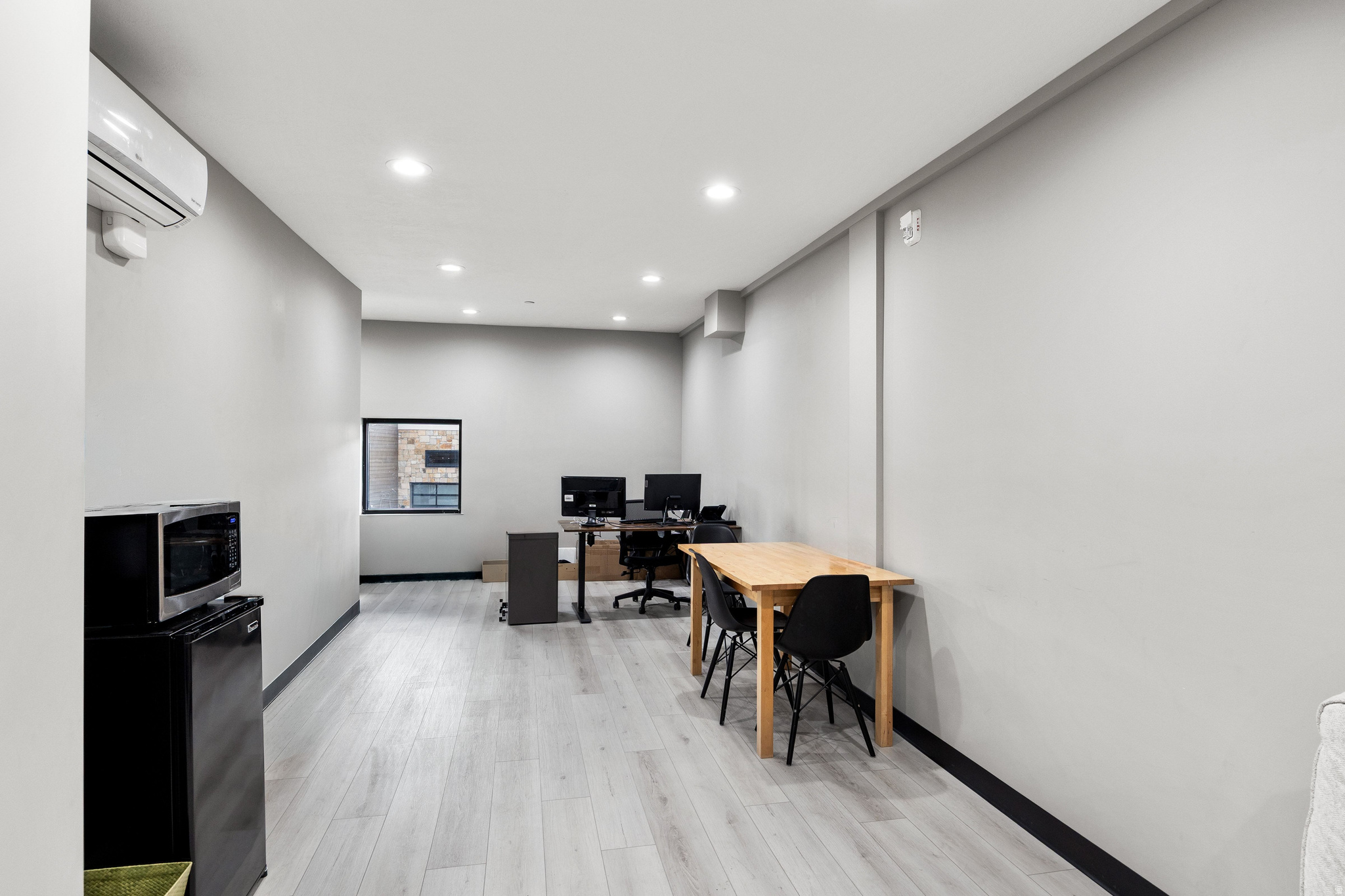 PARK EAST II BUSINESS COMMUNITY CONDOS - Residential