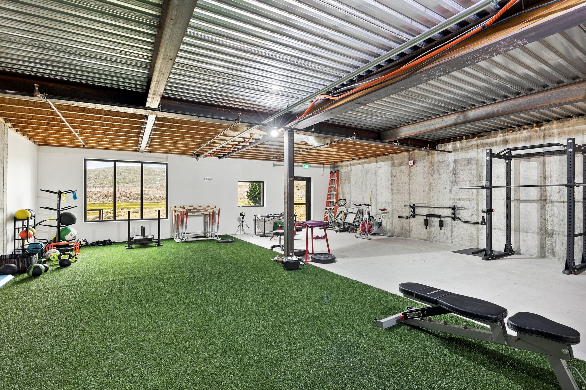 PARK EAST II BUSINESS COMMUNITY CONDOS - Residential