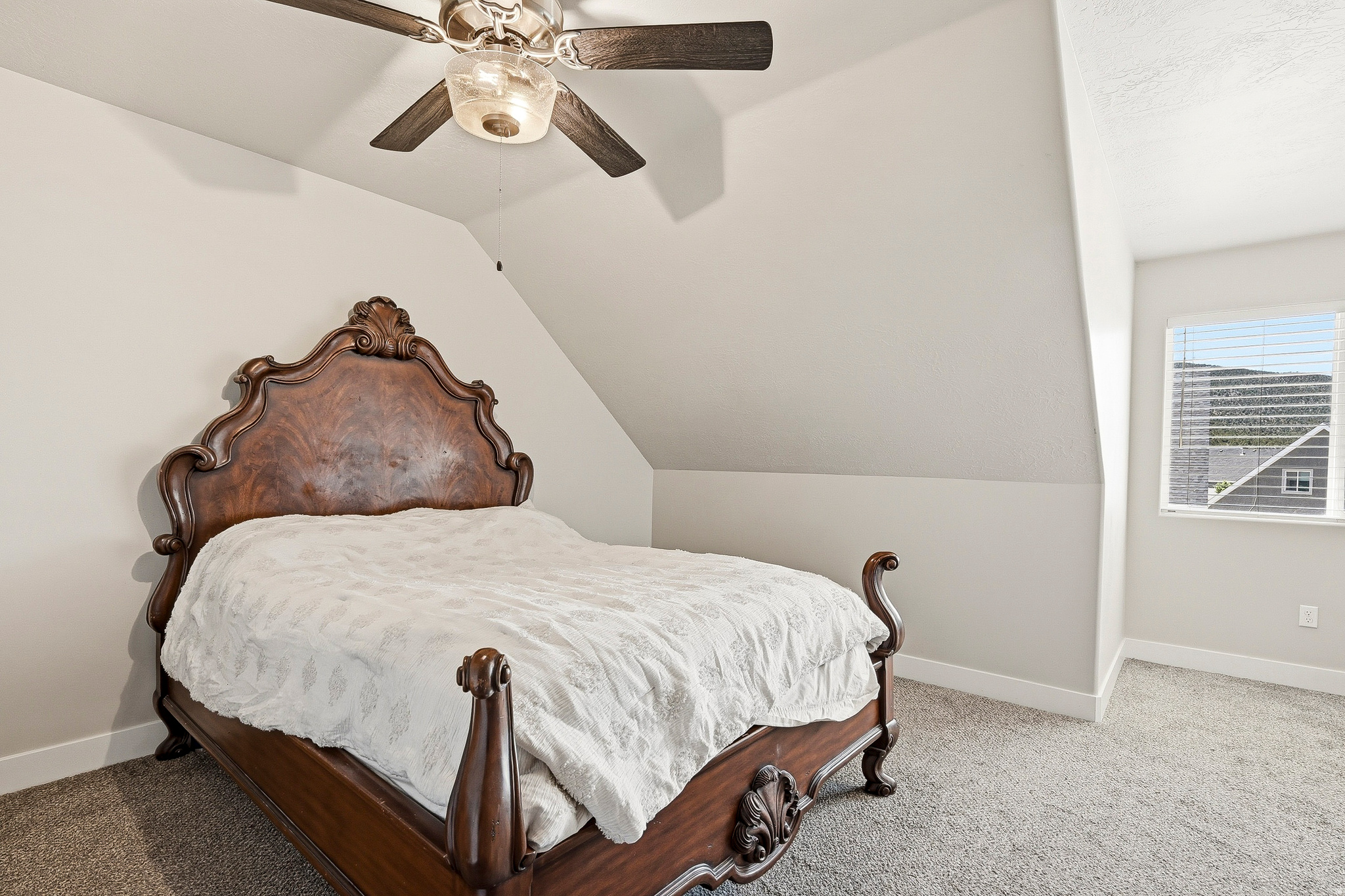 CEDAR EDGE - Residential