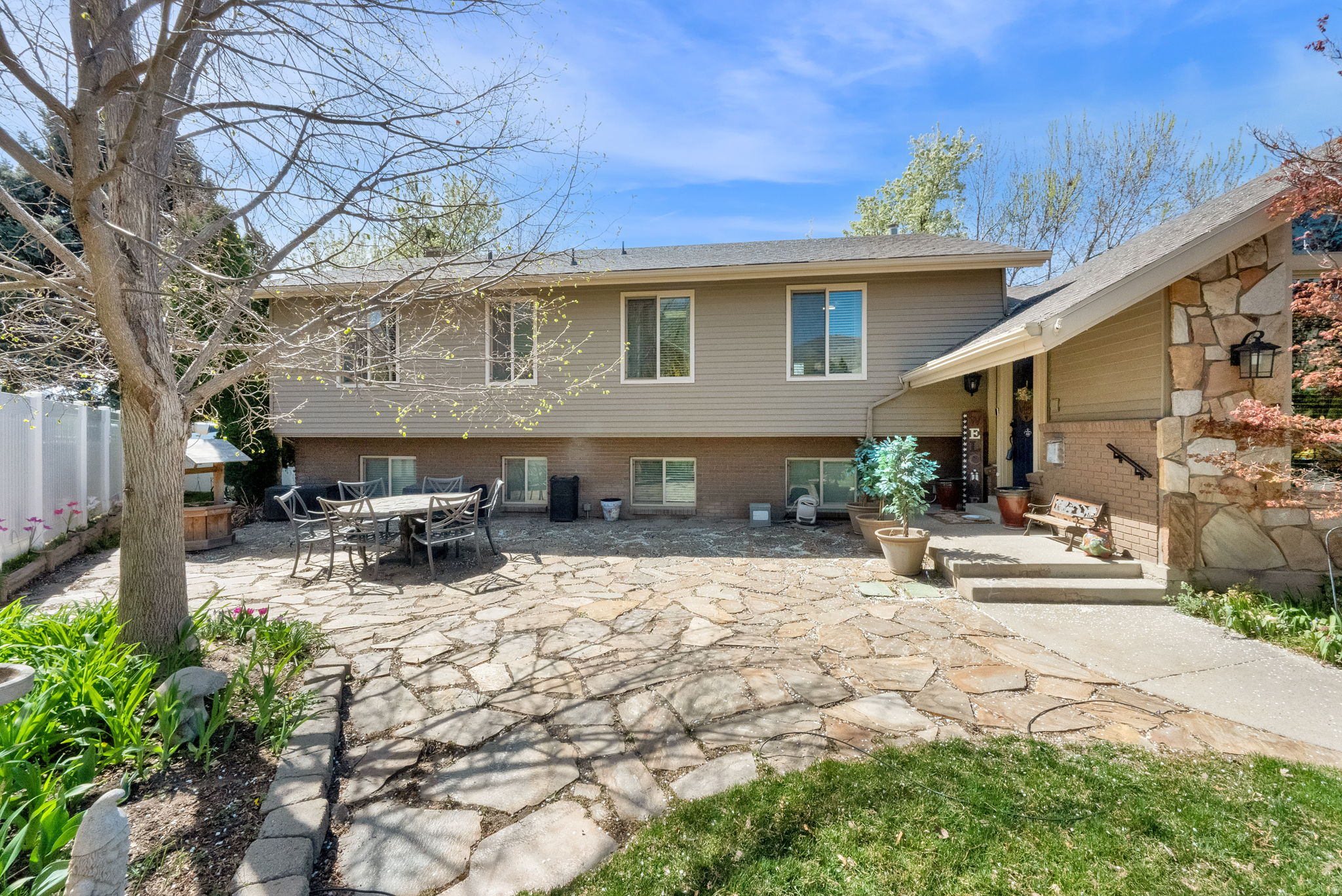 HOLMES ESTATES - Residential