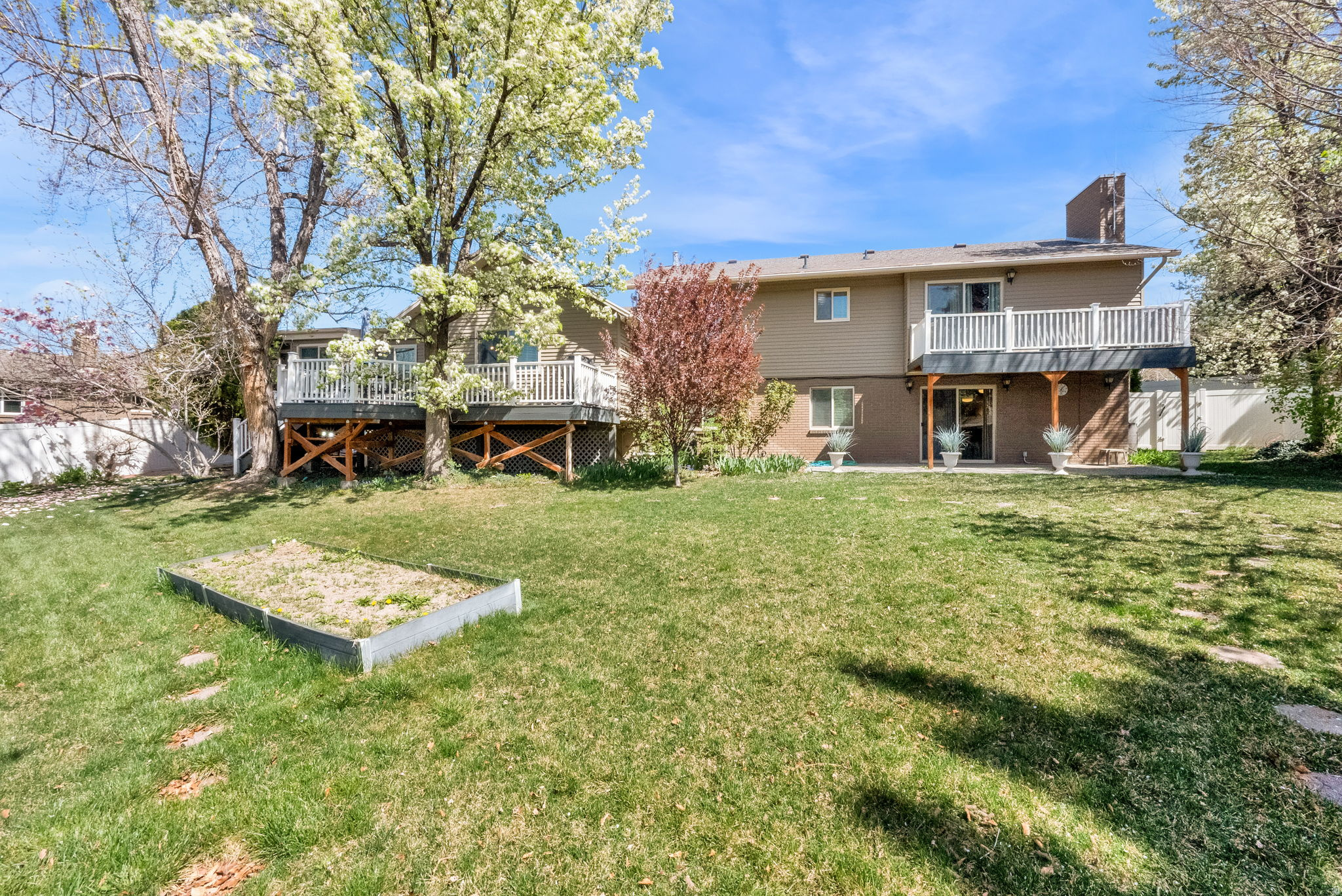 HOLMES ESTATES - Residential