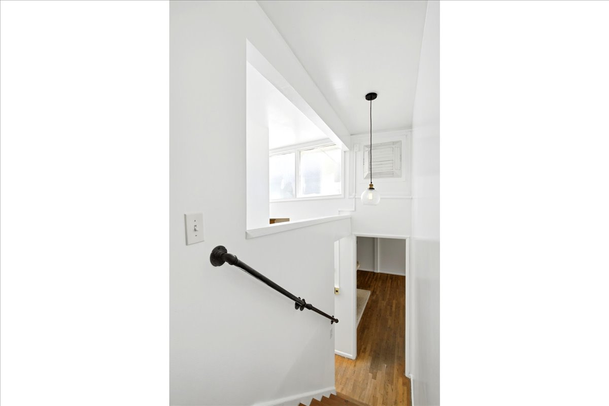 CRESTHOMES - Residential