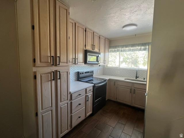 LAKEWOOD - Residential