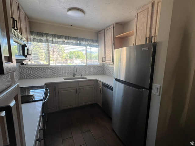 LAKEWOOD - Residential