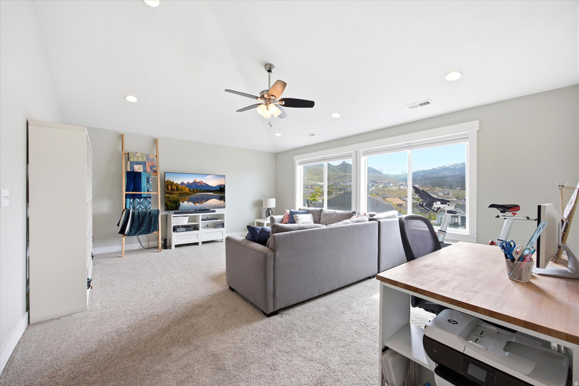 THE RIDGE - Residential