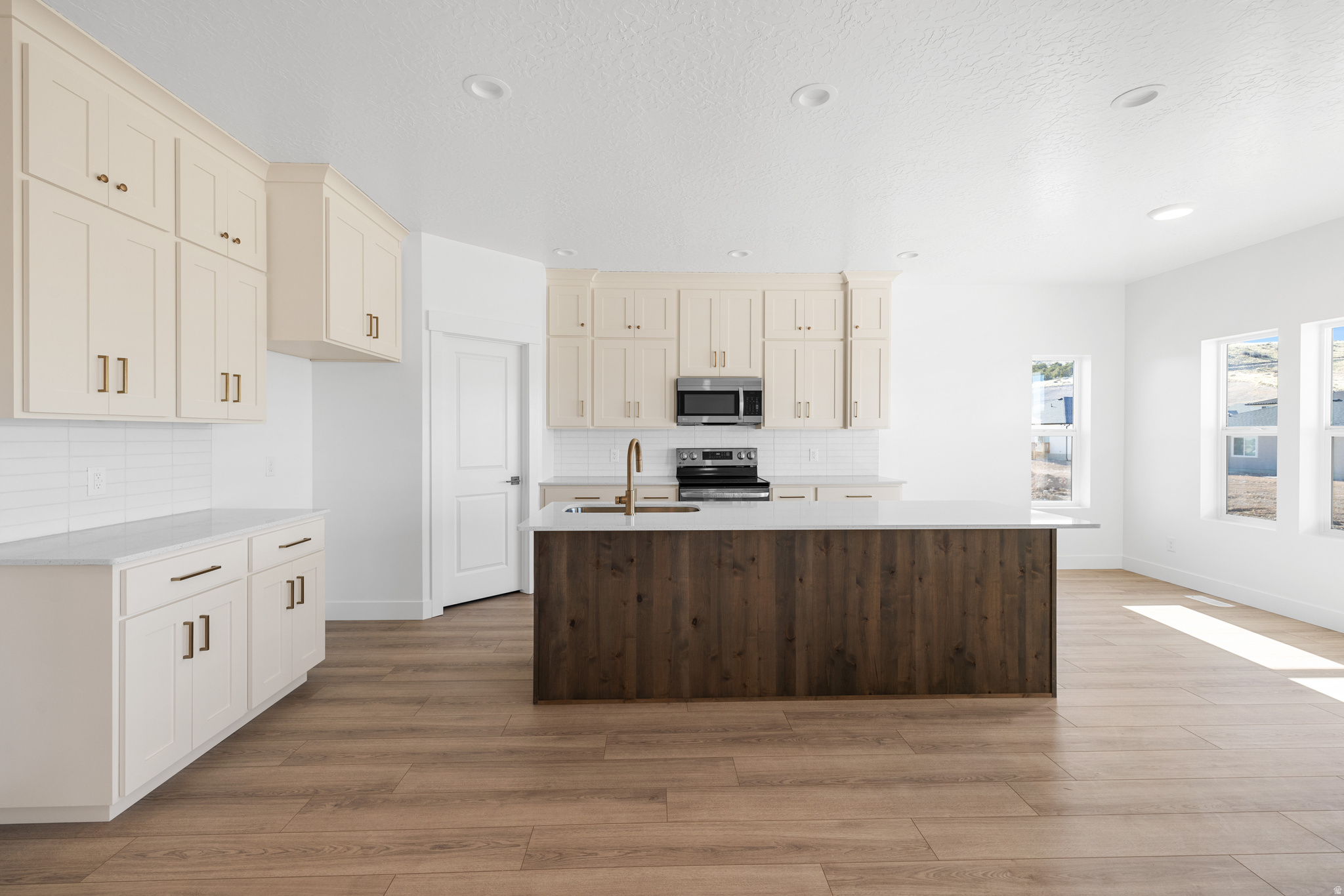 SUMMIT RIDGE THE HILLS - Residential
