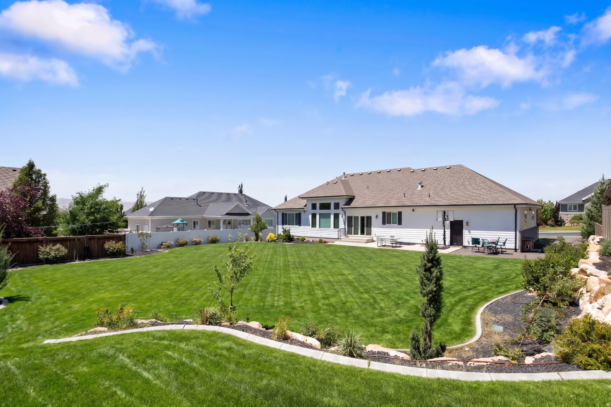MOUNTAIN VIEW - Residential
