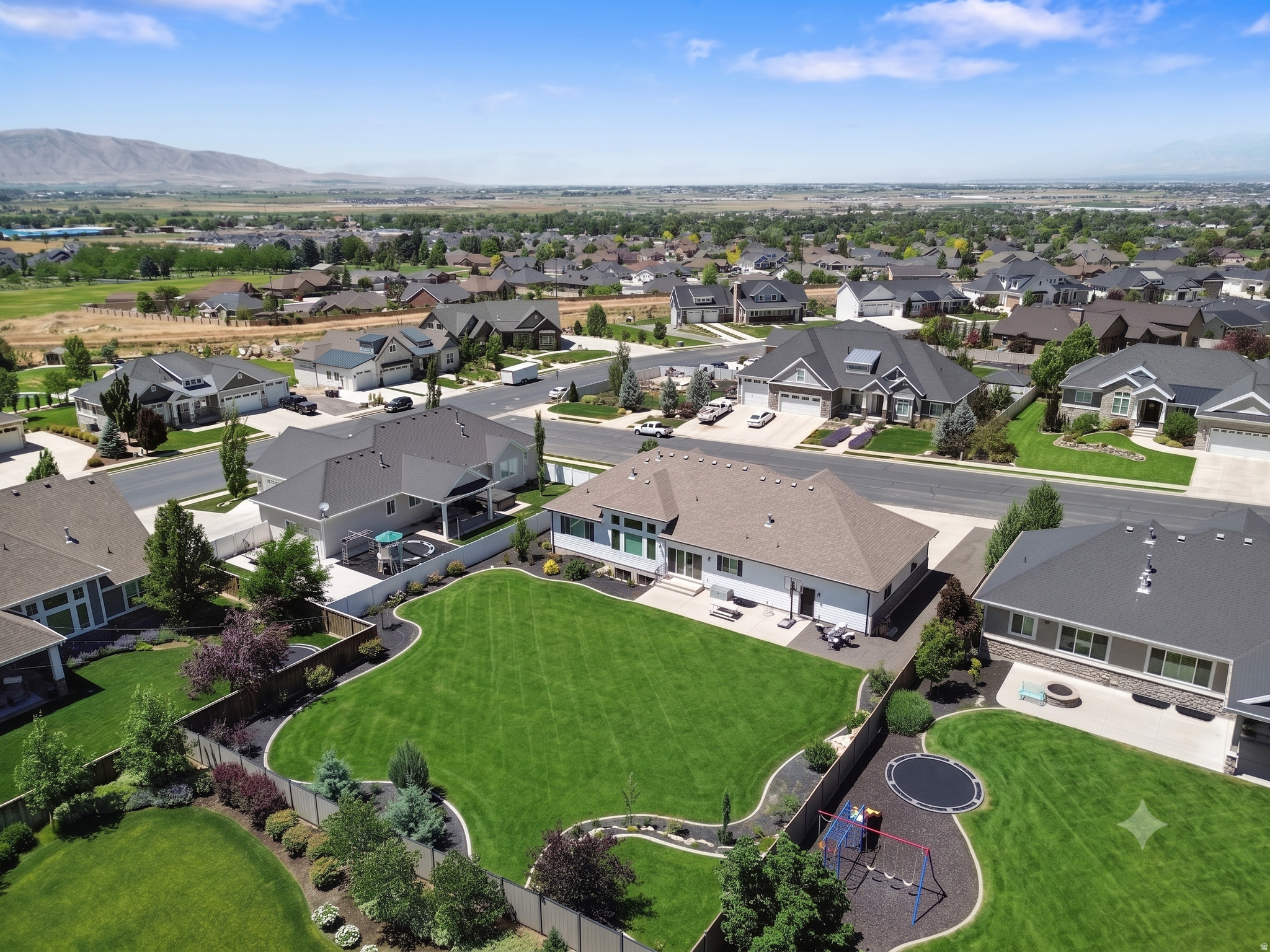 MOUNTAIN VIEW - Residential