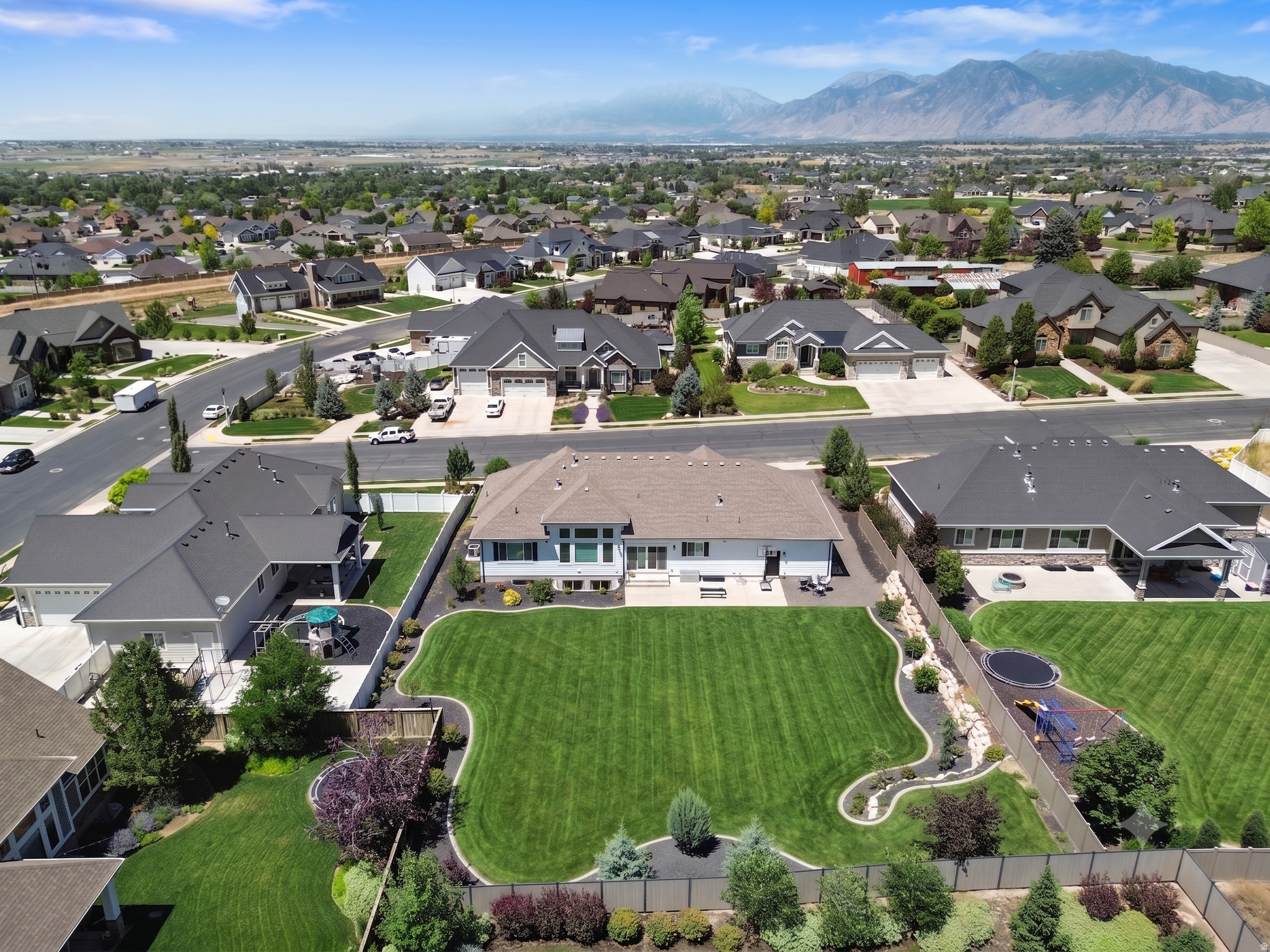 MOUNTAIN VIEW - Residential