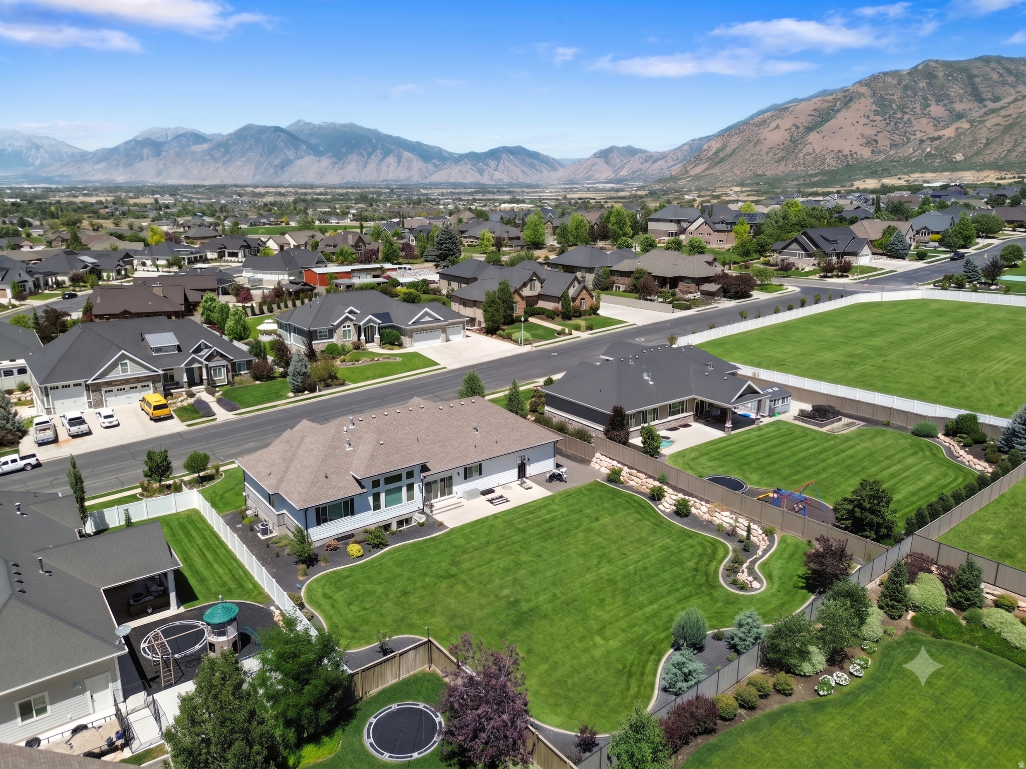 MOUNTAIN VIEW - Residential