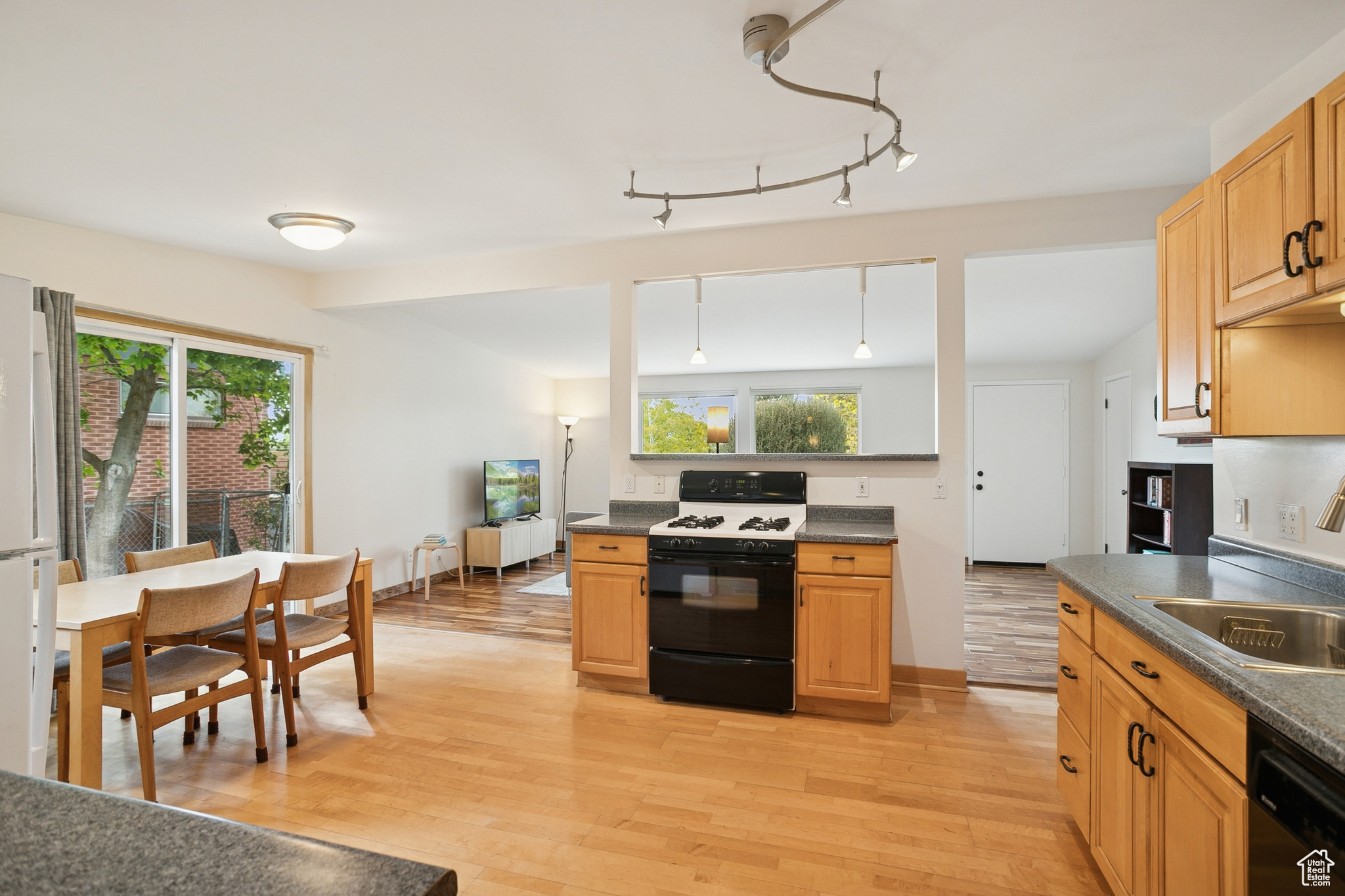 EASTWOOD HILLS - Residential