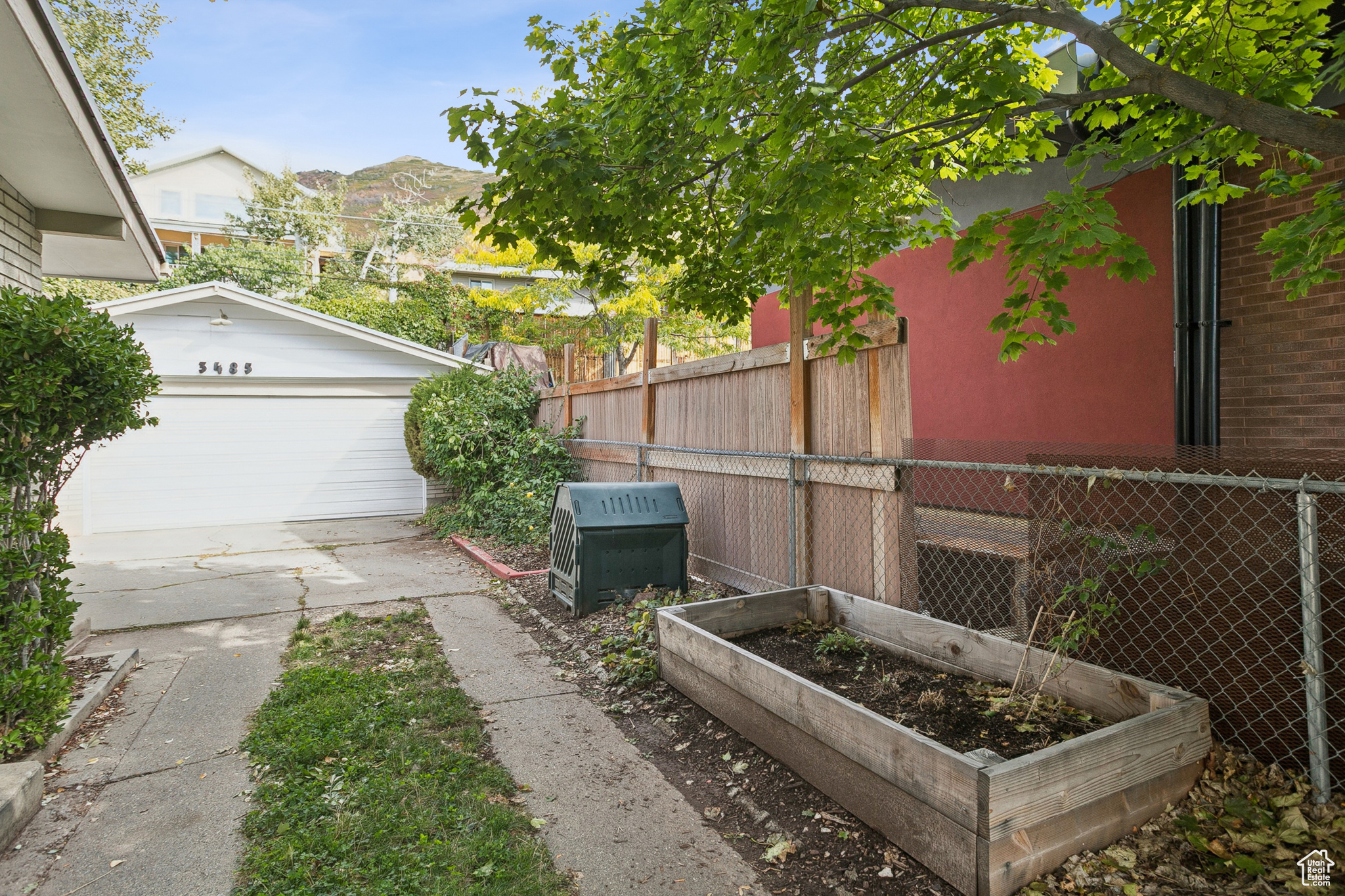 EASTWOOD HILLS - Residential