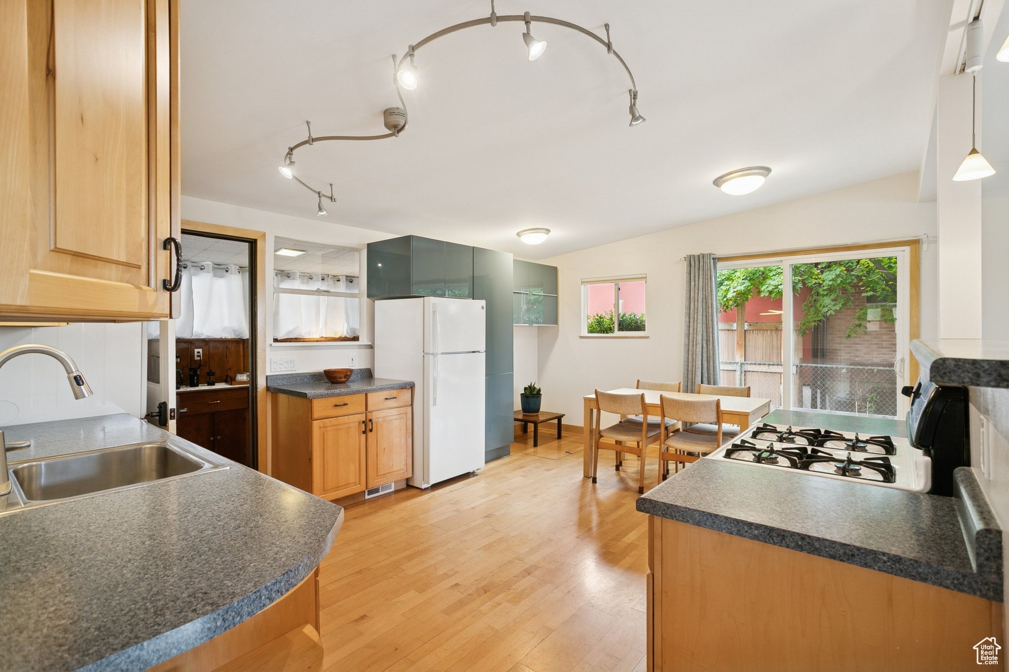 EASTWOOD HILLS - Residential