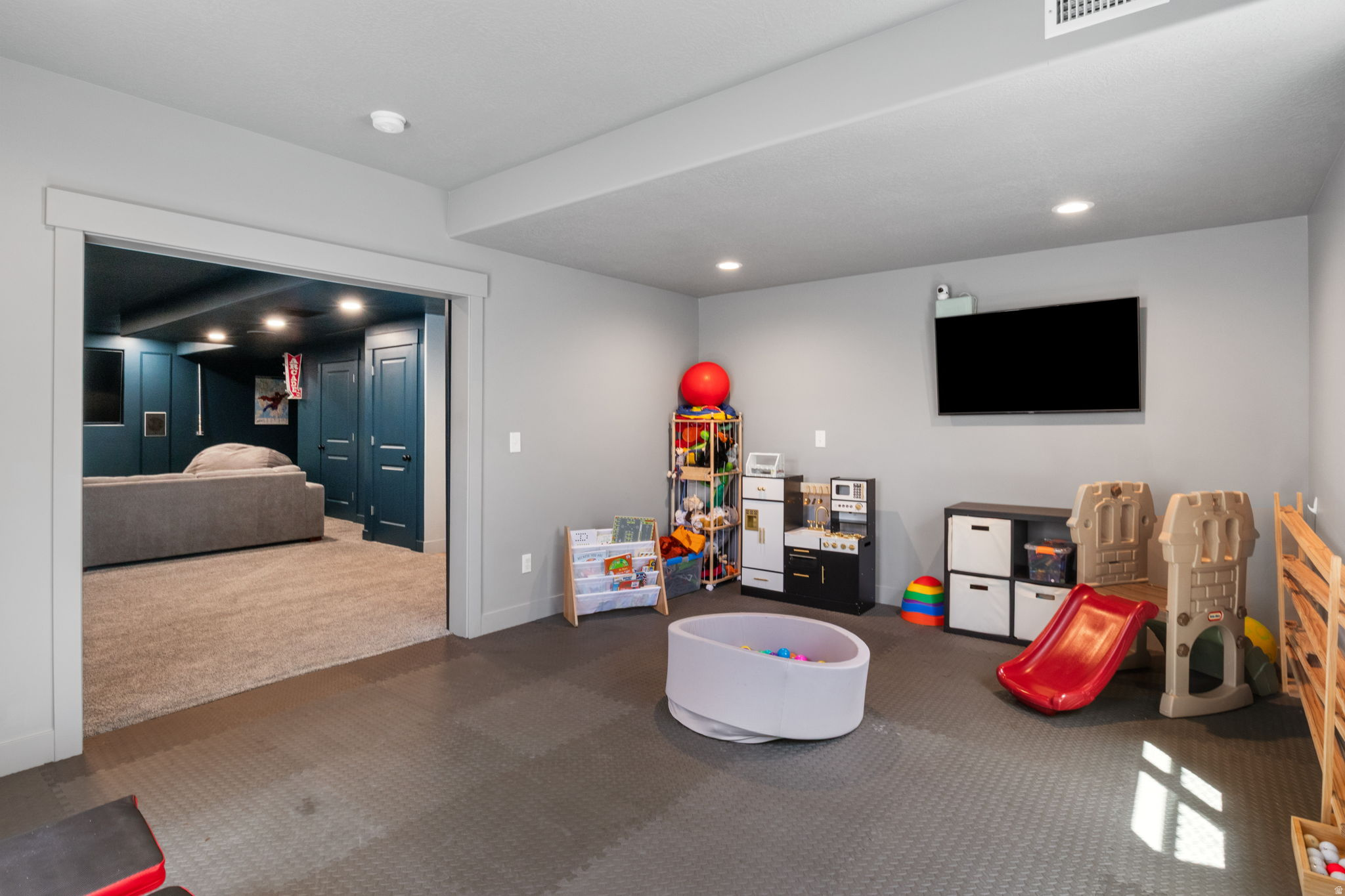 DAPPLE GRAY TRAILS - Residential