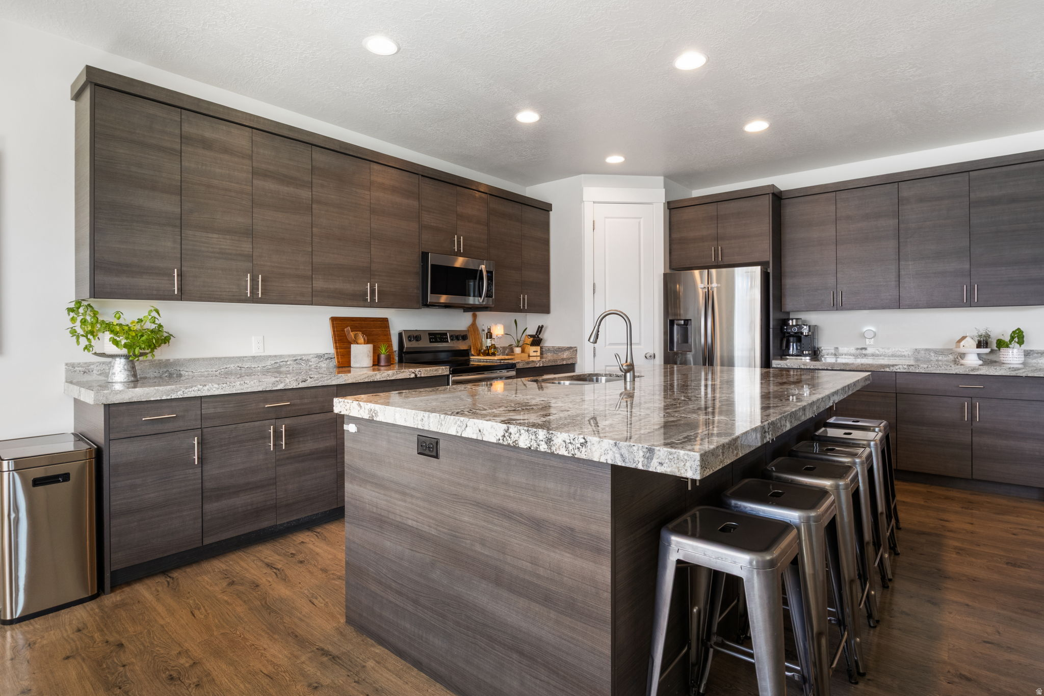 DAPPLE GRAY TRAILS - Residential