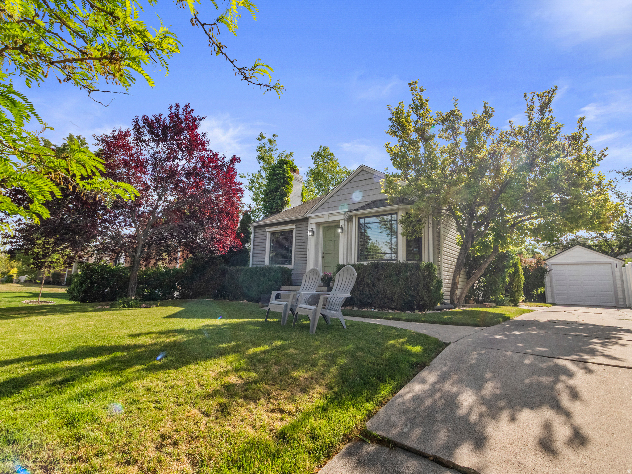 Charming cottage in one of Salt Lake City's most desirable neighborhoods! This adorable home offers the perfect blend of character, convenience, and city living. Enjoy quick freeway access and close proximity to shopping, dining, entertainment, parks, and all that downtown SLC has to offer. Cozy and inviting with great natural light, this home is ideal for those seeking an urban lifestyle with neighborhood charm. Whether you're enjoying nearby restaurants, exploring downtown, or commuting with ease, this location truly has it all. A rare opportunity to own a cute cottage in Highland Park!