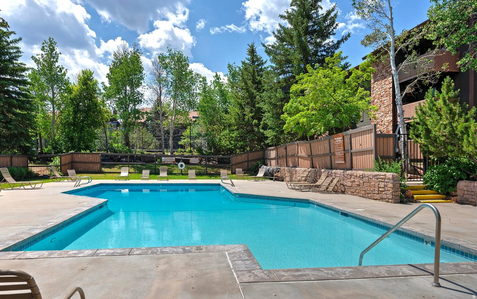 POWDERWOOD AT LANDMARK - Residential