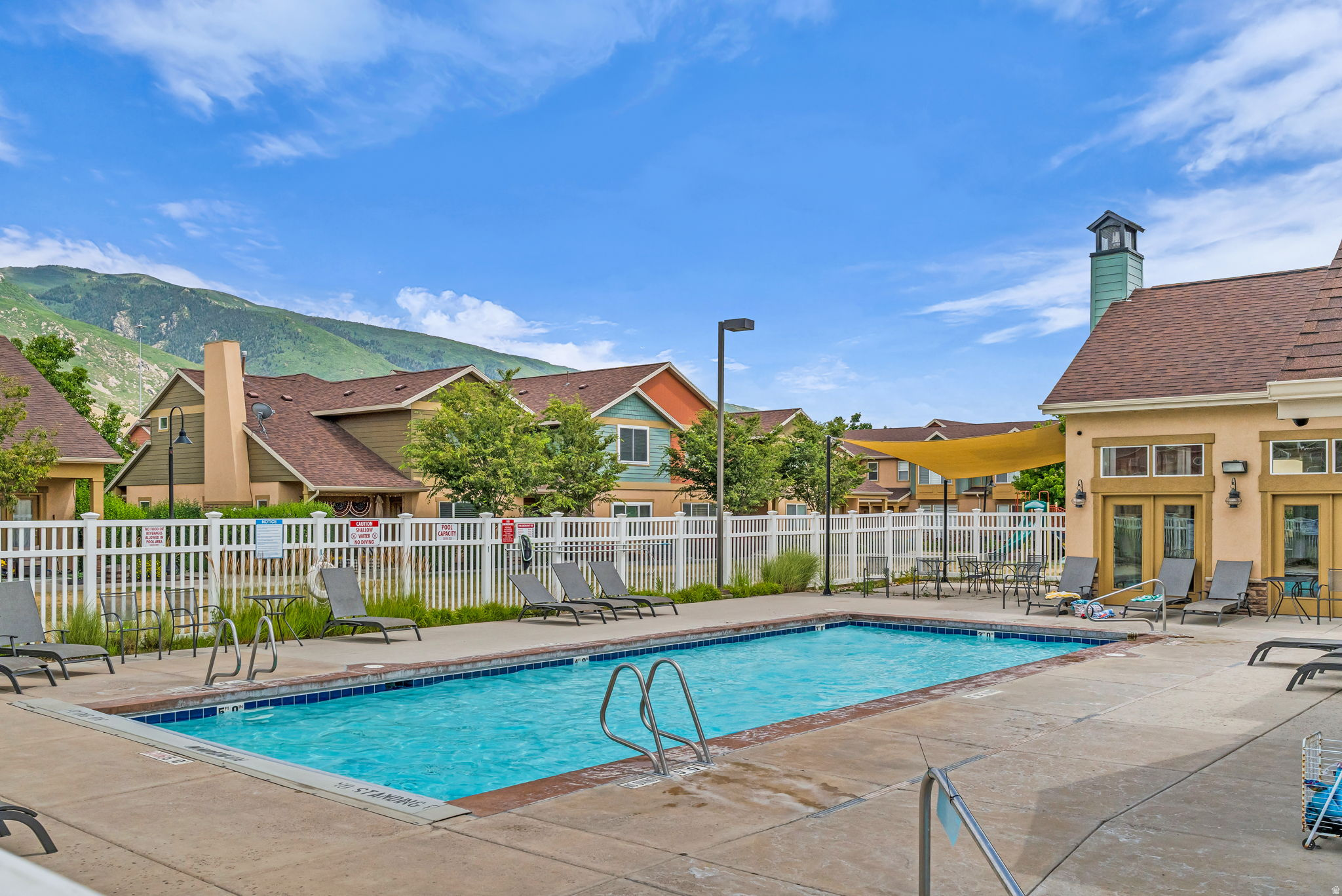 FARMINGTON CROSSING - Residential