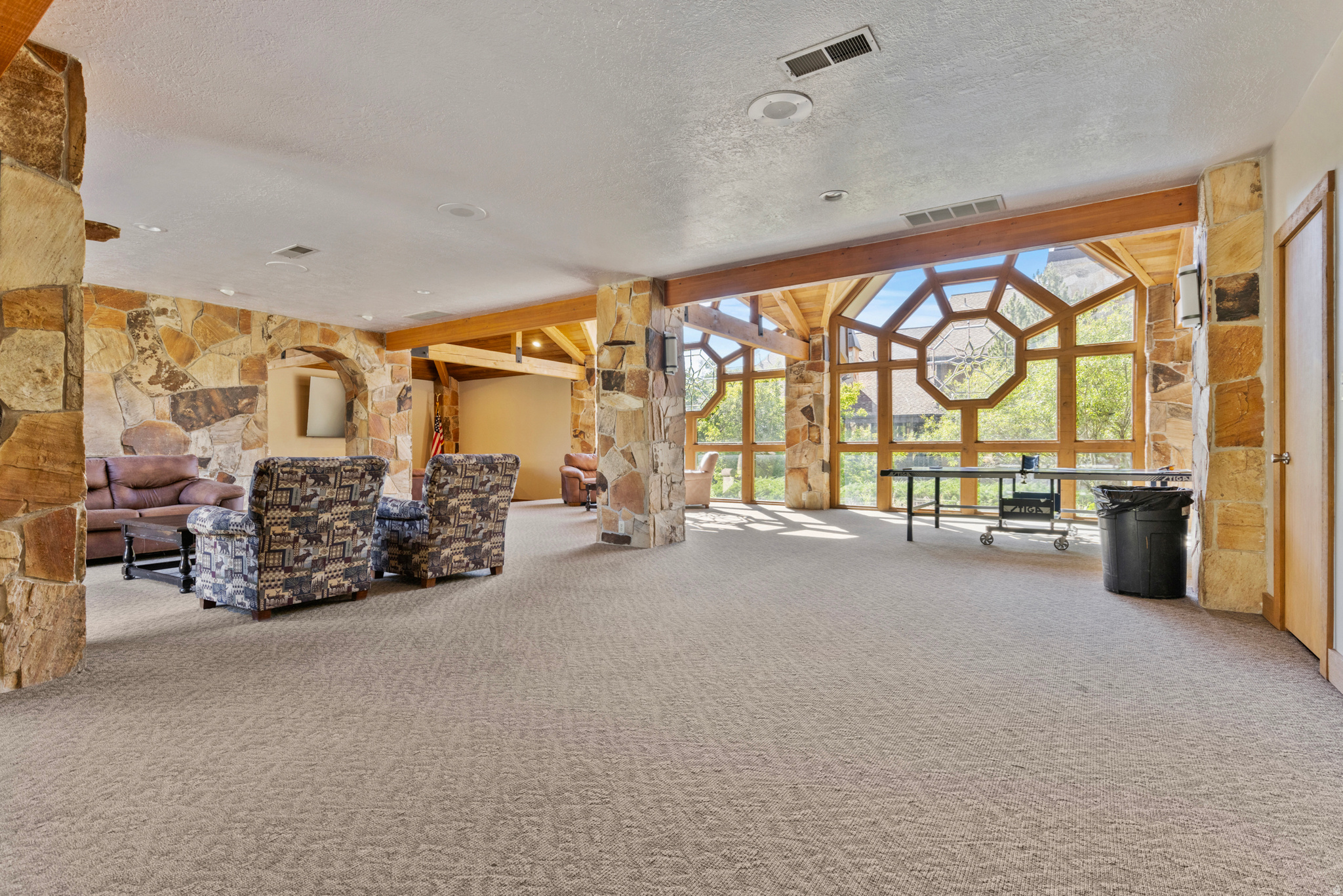 WOLF LODGE - Residential