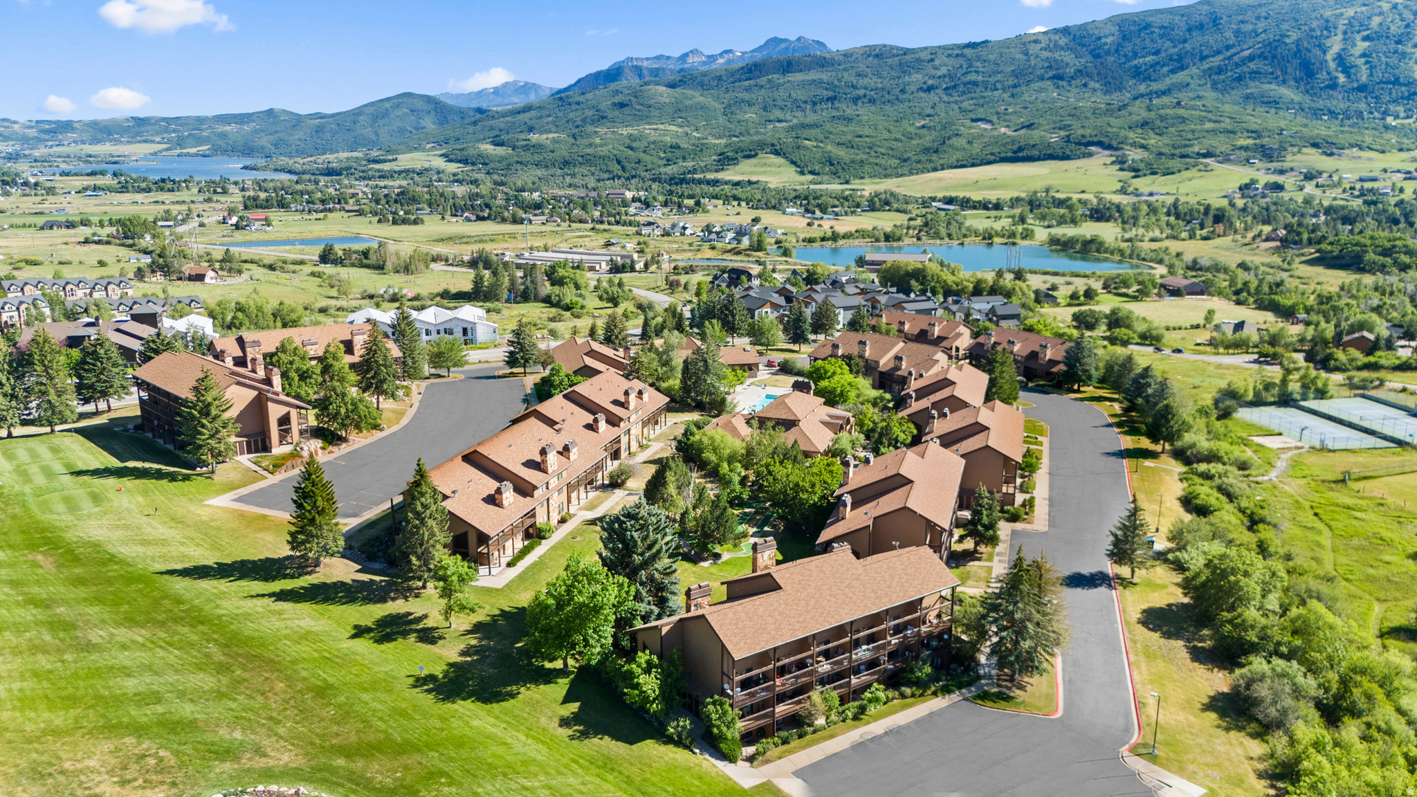 WOLF LODGE - Residential