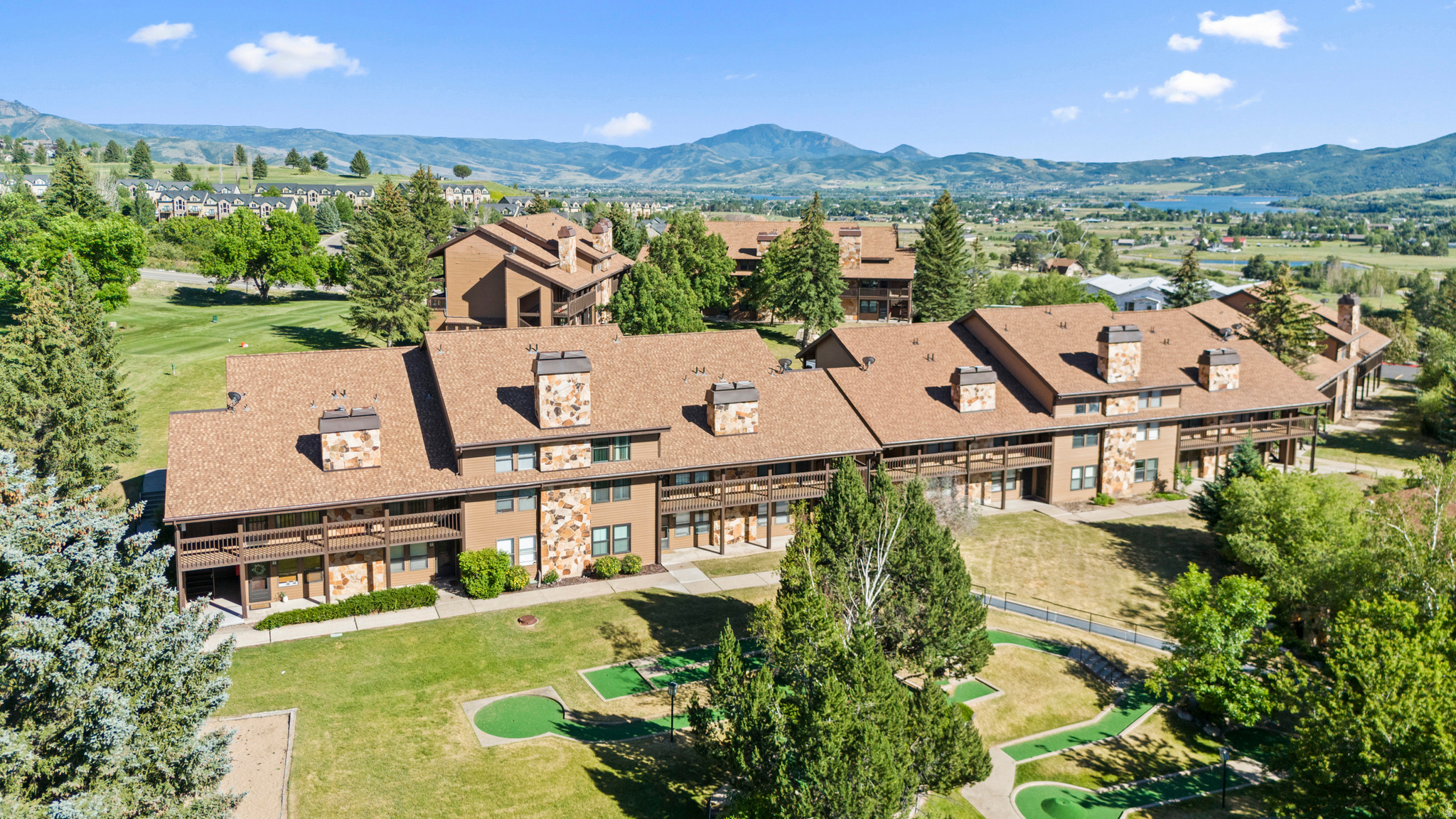 WOLF LODGE - Residential