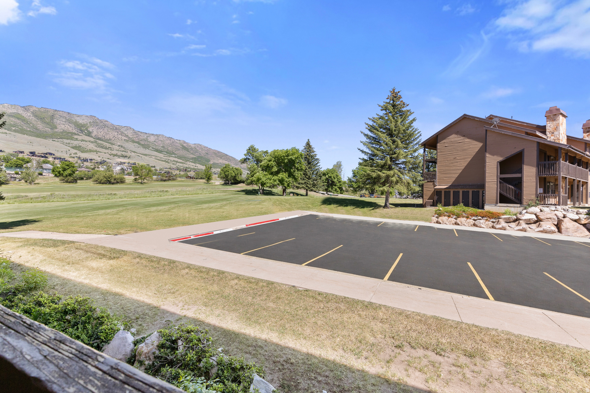 WOLF LODGE - Residential