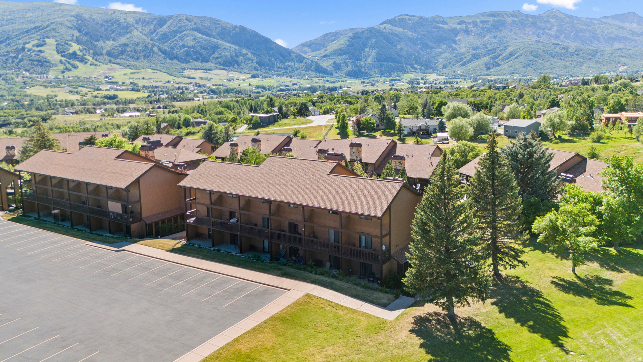 WOLF LODGE - Residential