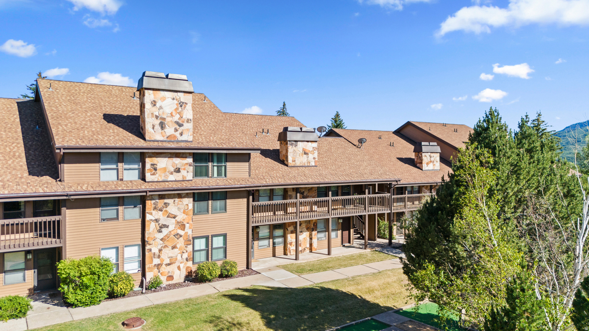WOLF LODGE - Residential