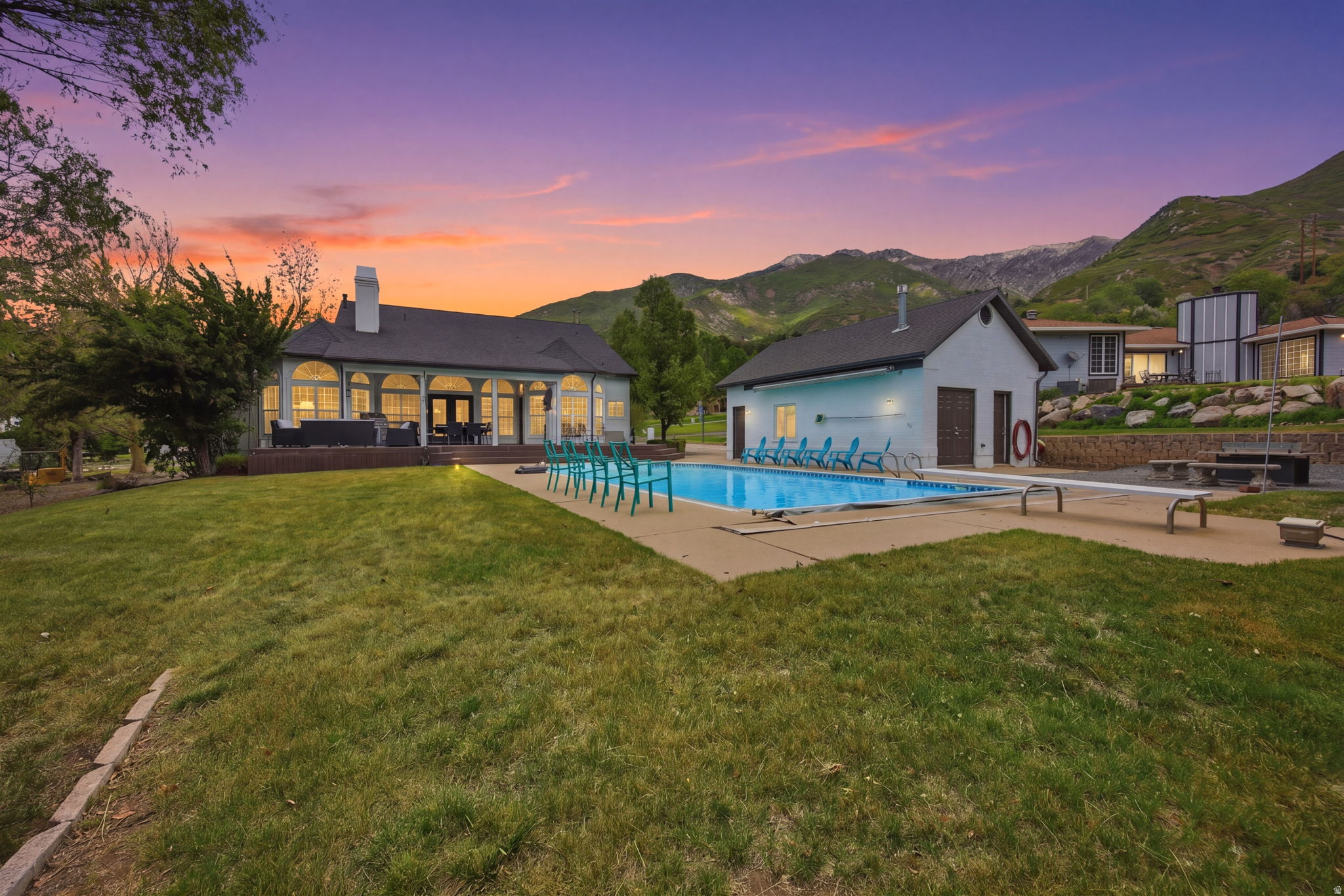 SHADOW CREEK - Residential