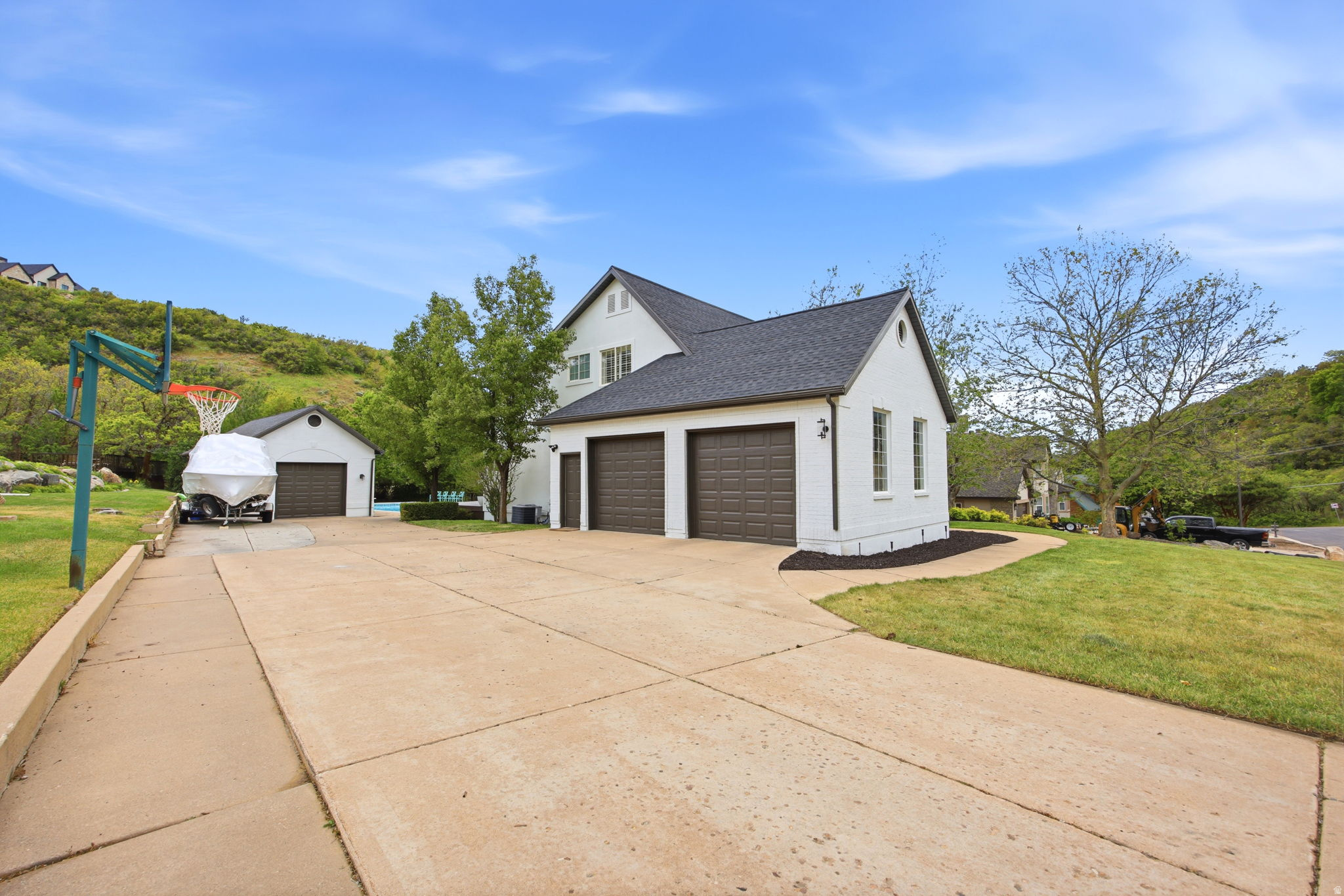 SHADOW CREEK - Residential