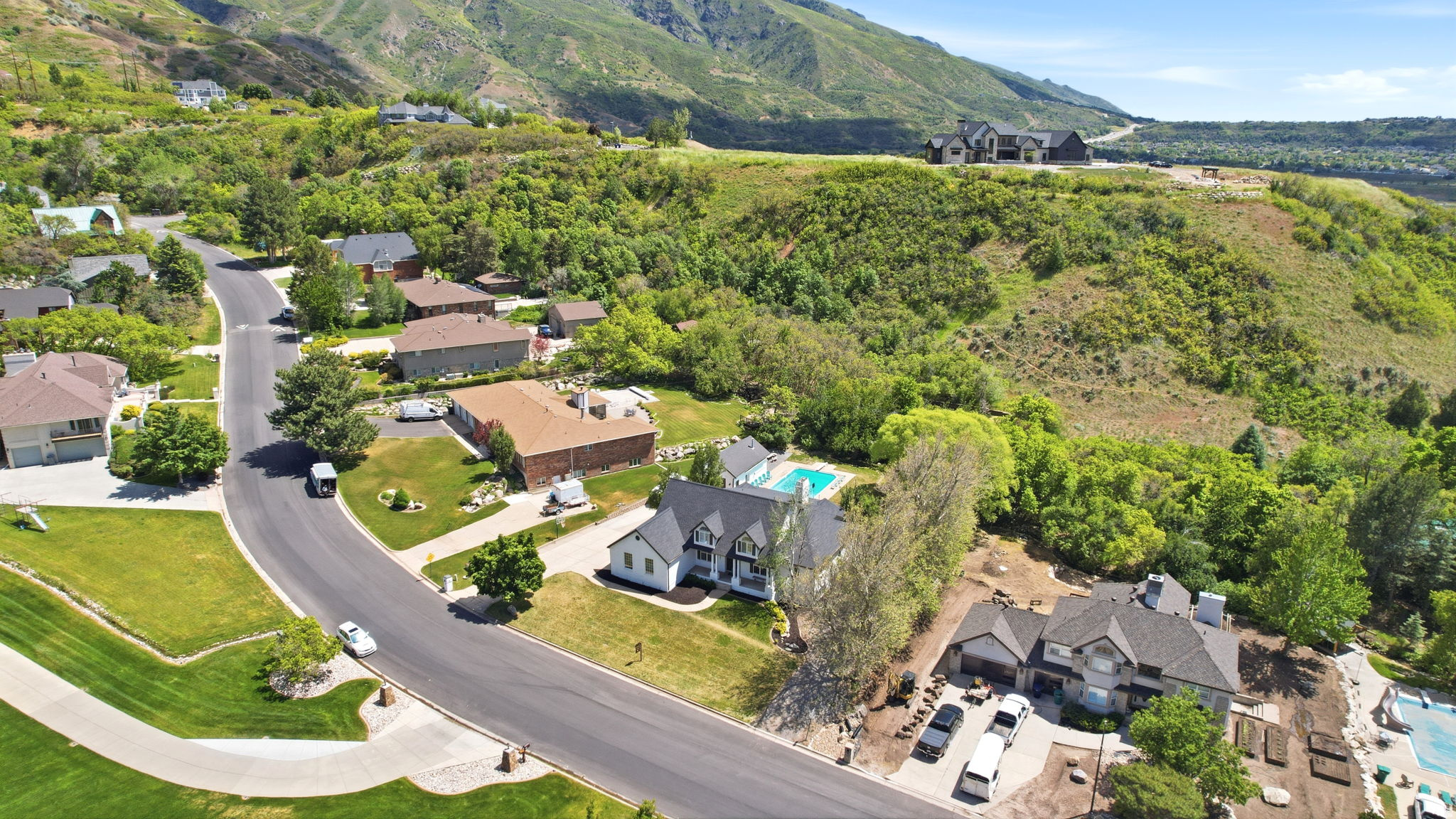 SHADOW CREEK - Residential