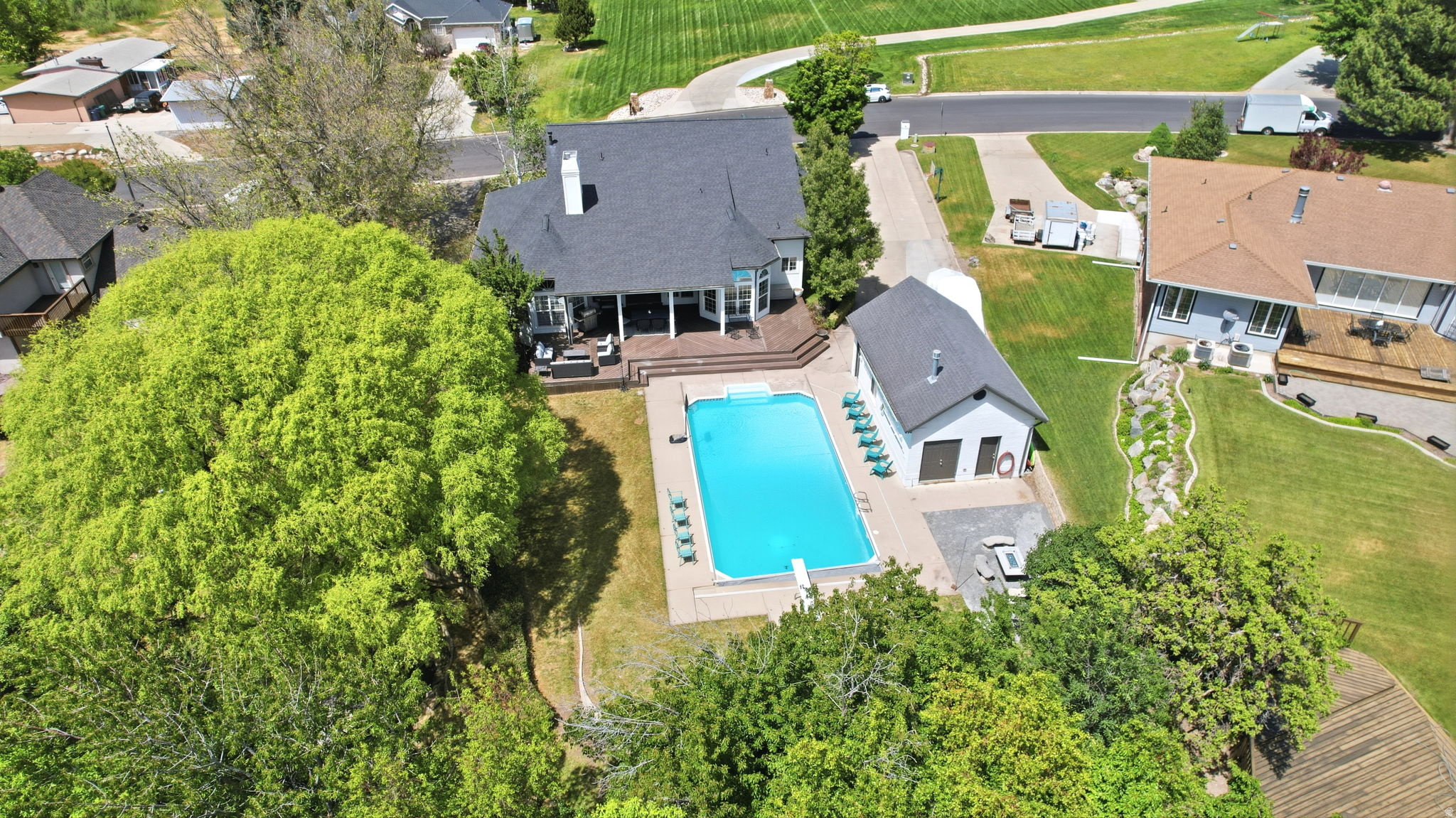 SHADOW CREEK - Residential