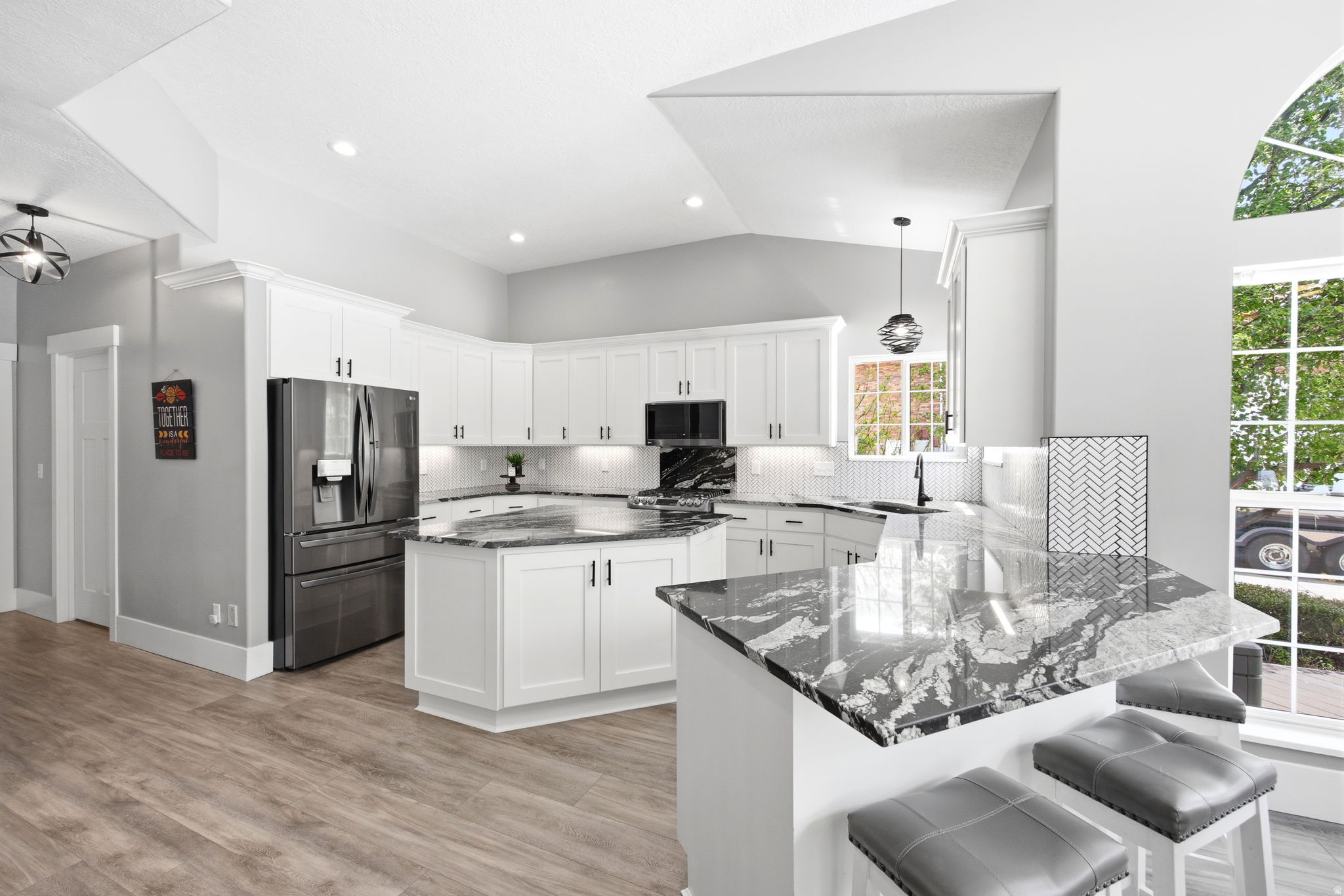SHADOW CREEK - Residential