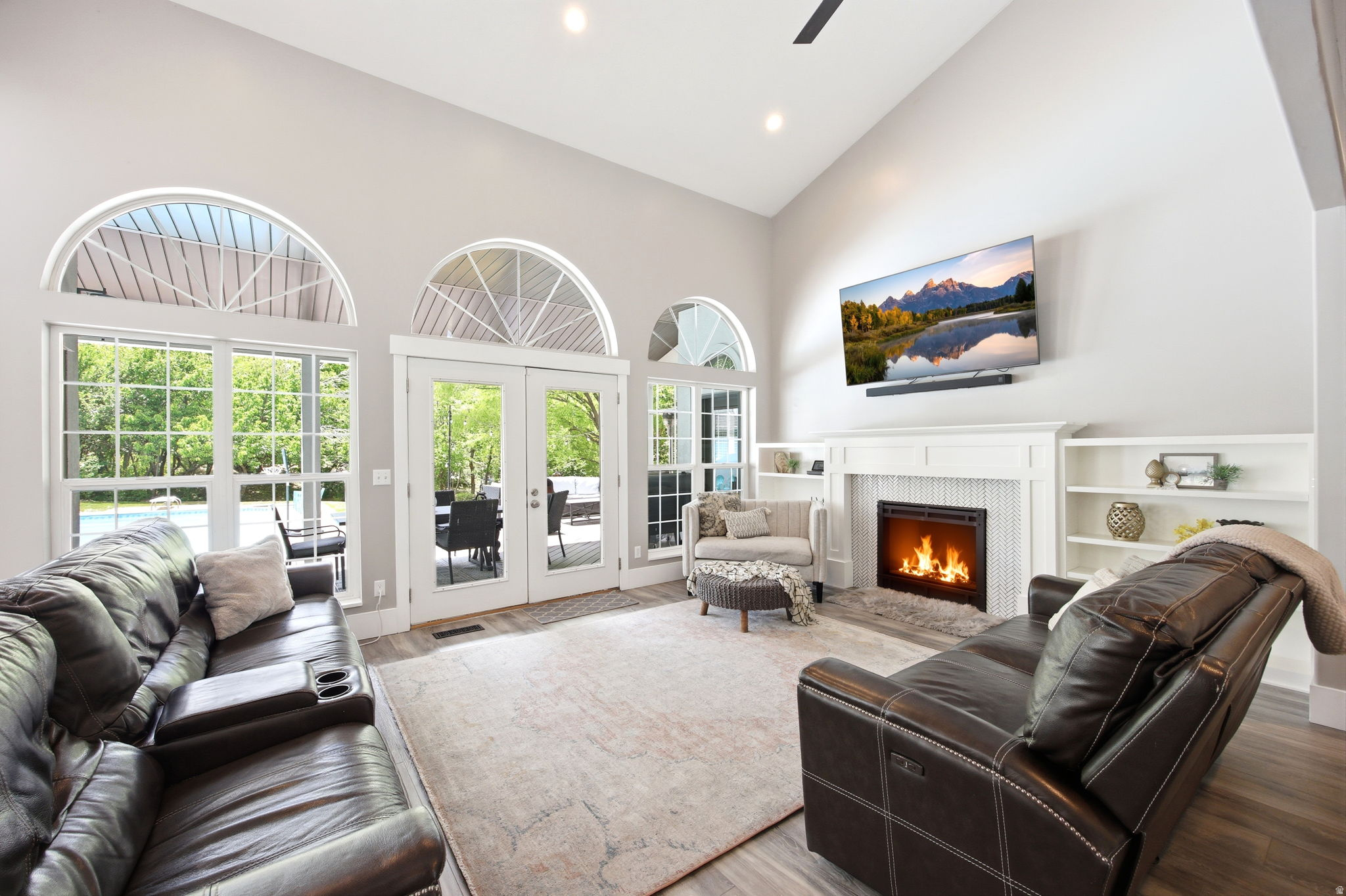 SHADOW CREEK - Residential
