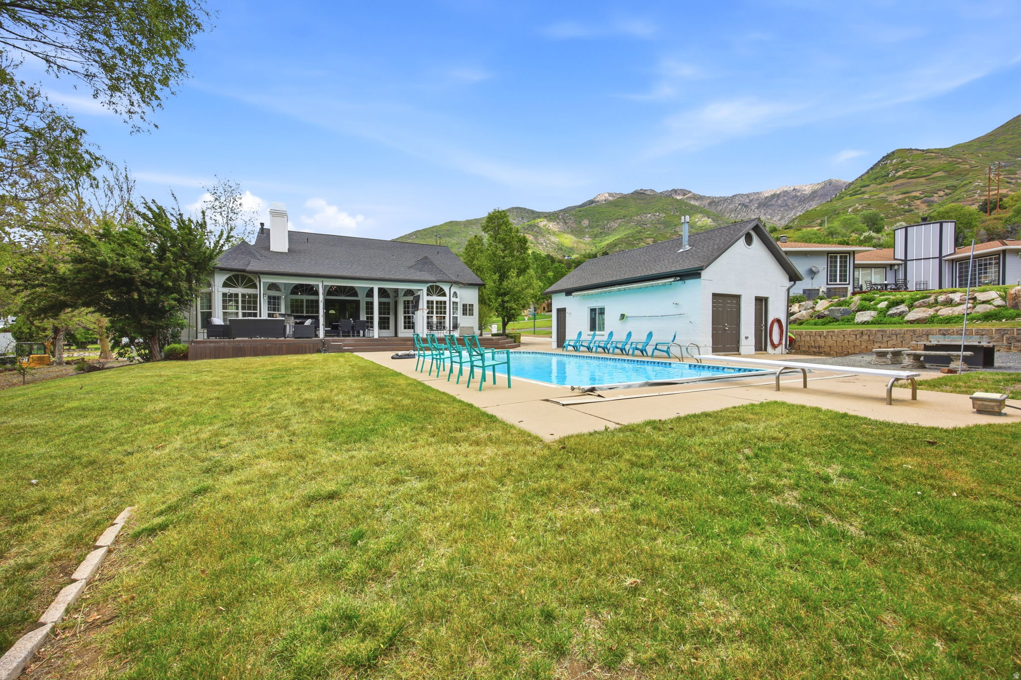 SHADOW CREEK - Residential
