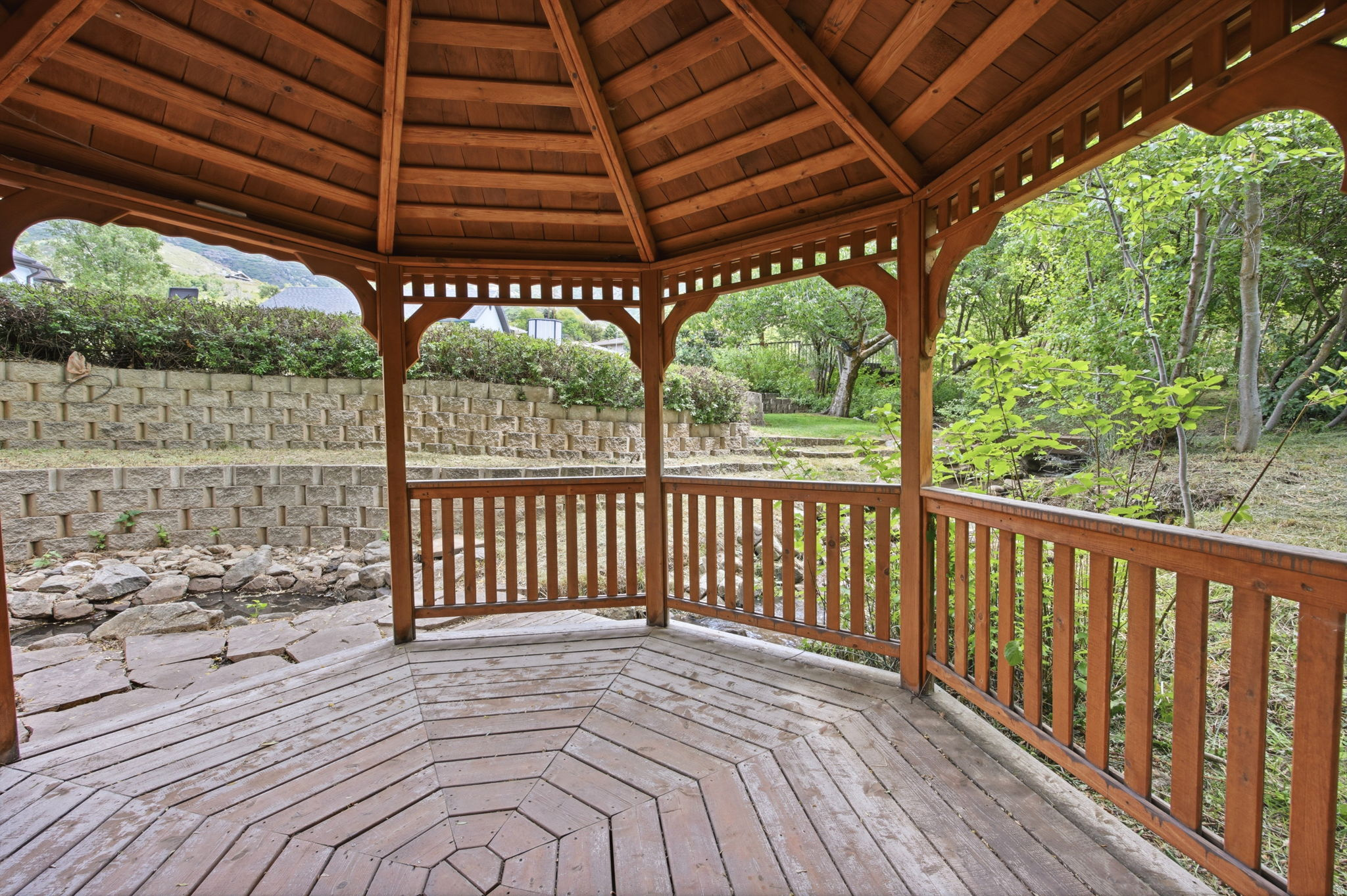 SHADOW CREEK - Residential