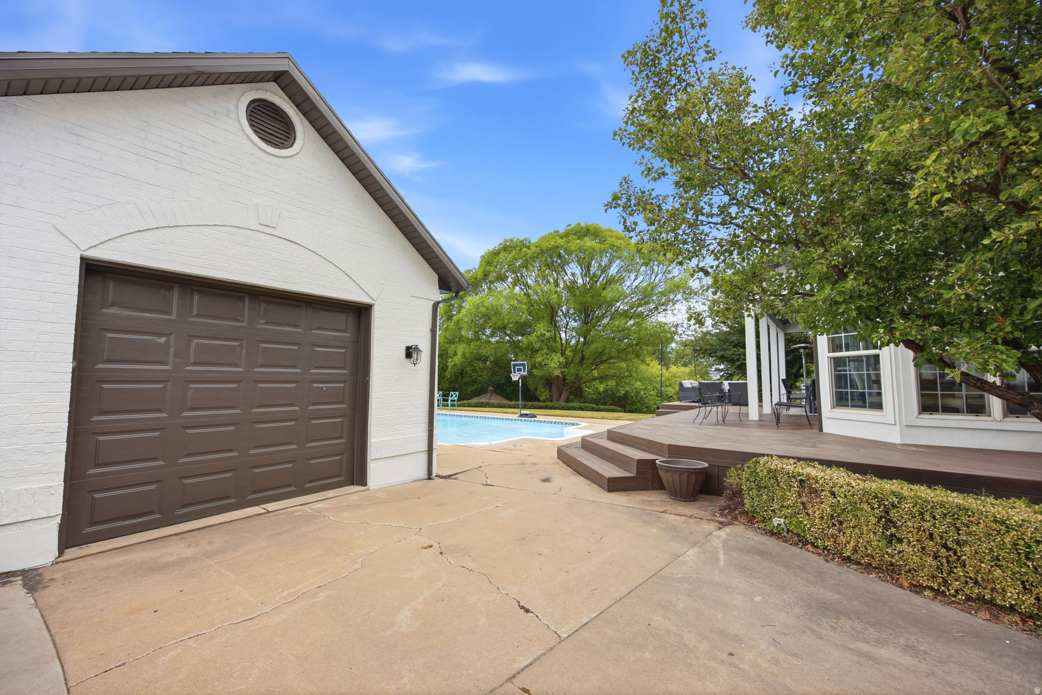 SHADOW CREEK - Residential